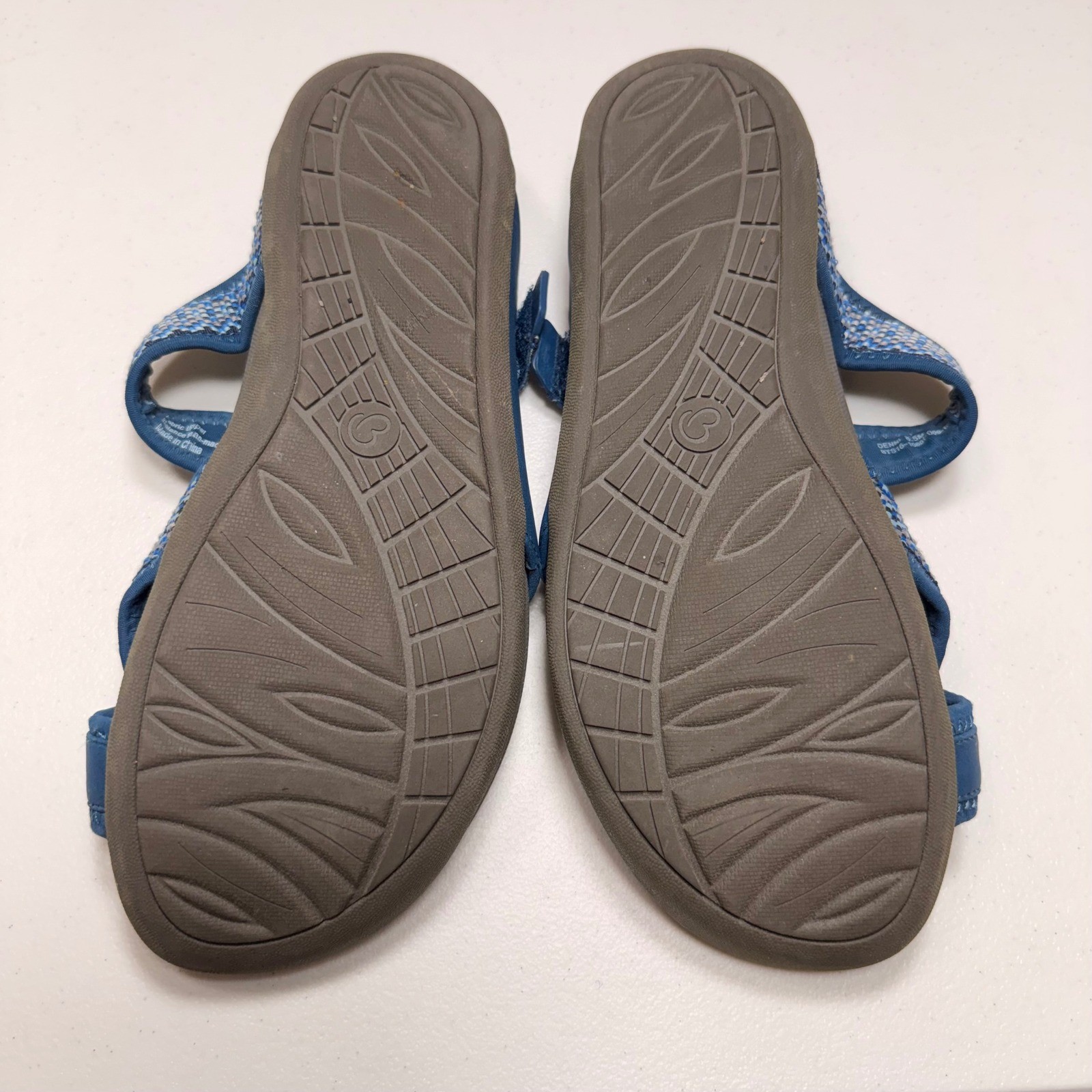 Baretraps Denni Blue Sporty Comfort Walking Sandals Adjustable Straps Size 8.5M