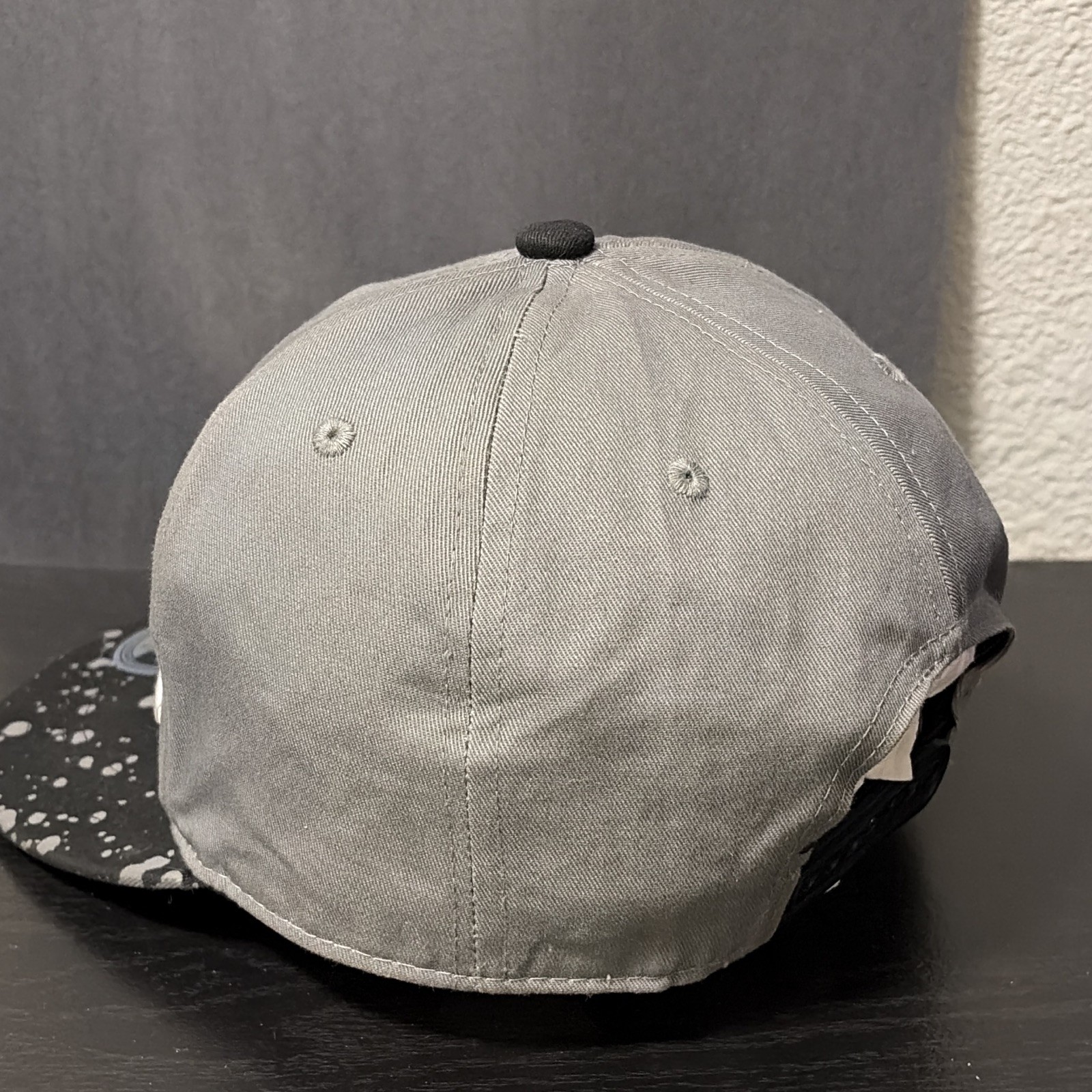 HU$TLE Logo Gray Snapback Hat Cap Adjustable Black Splatter Brim One Size