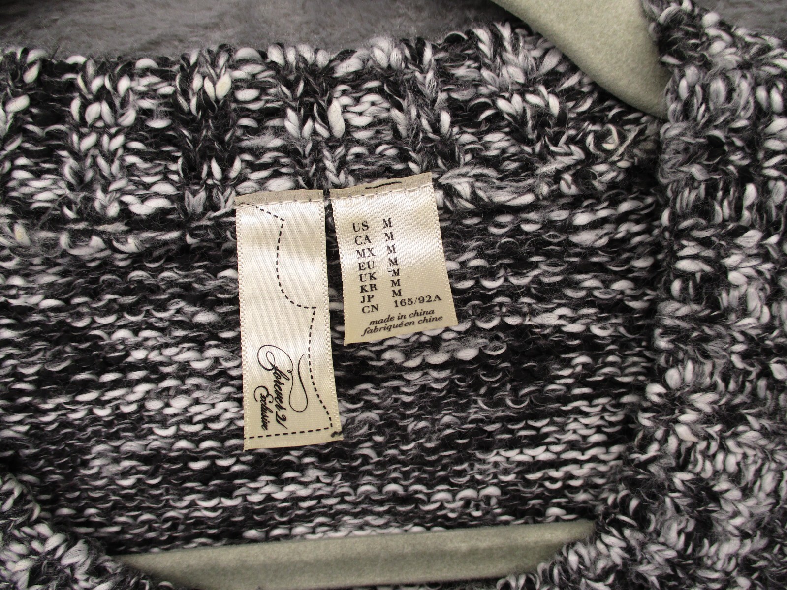 Forever 21 Sweater Women’s Medium Black White Gray Blend Acrylic Tight Knit