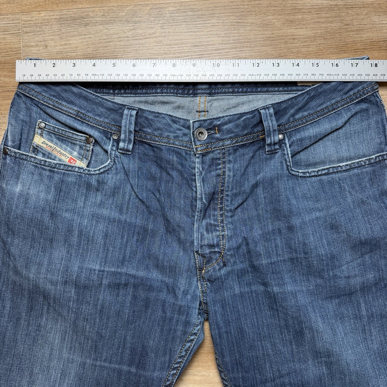 Diesel Levan Jeans Men 36×26 Blue Relaxed Straight Dark Wash Denim 8GE (Hemmed)