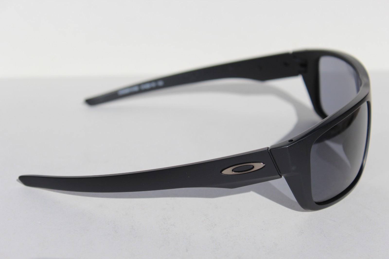 OAKLEY Drop Point Sunglasses Matte Black/Grey OO9367-01 NEW