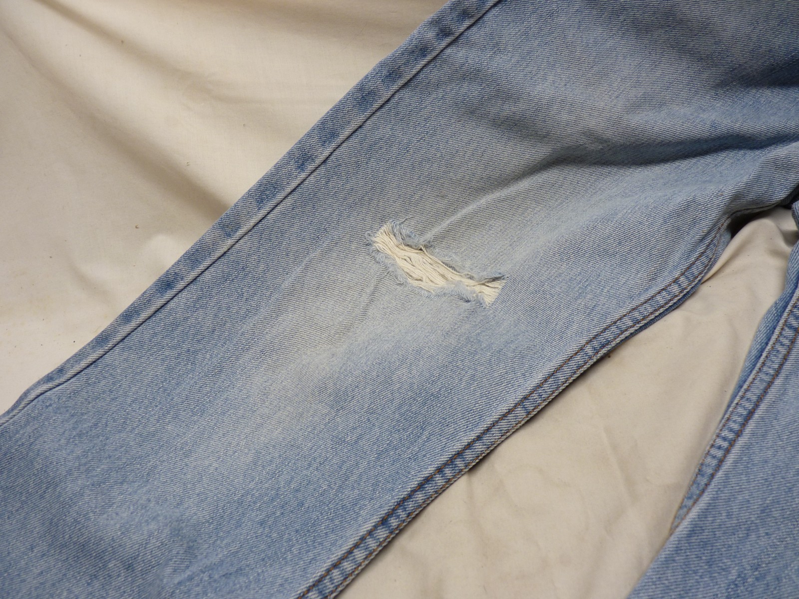 Levi’s 505 Regular Fit 31 x 30 Slightly Distressed **SEE PHOTOS** Fast Shipping
