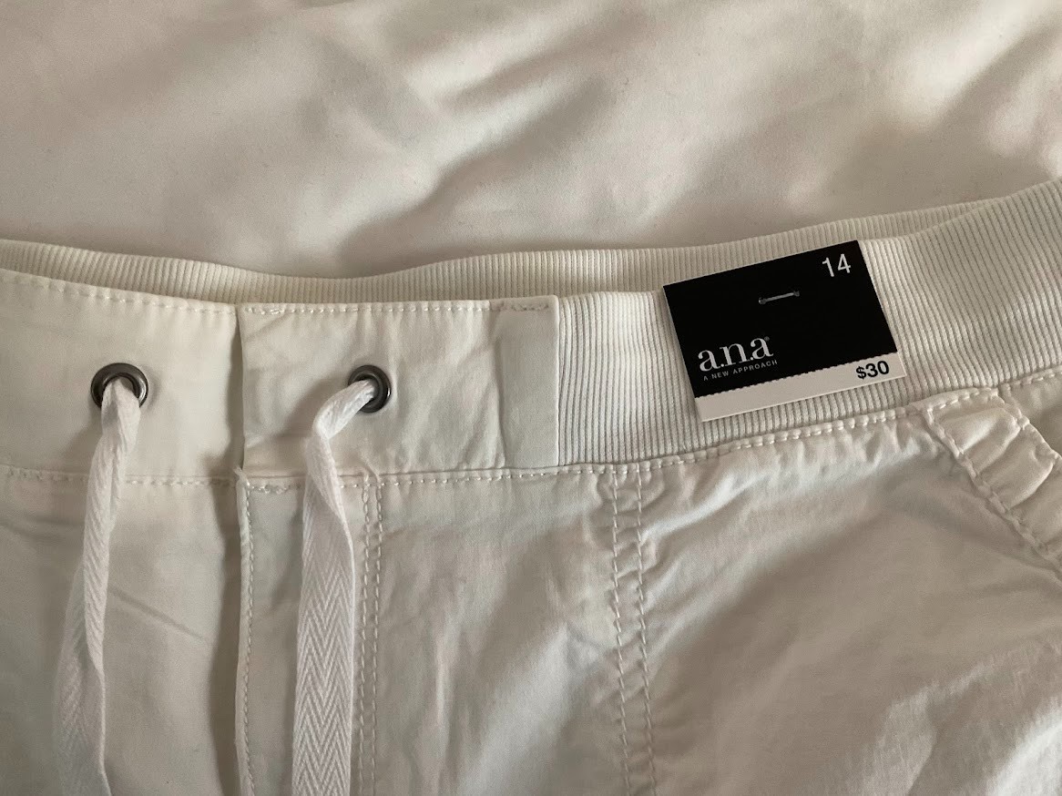 NWT a.n.a. White Shorts Size 14 Stretch Cotton Drawstring Utility Patch Pocket