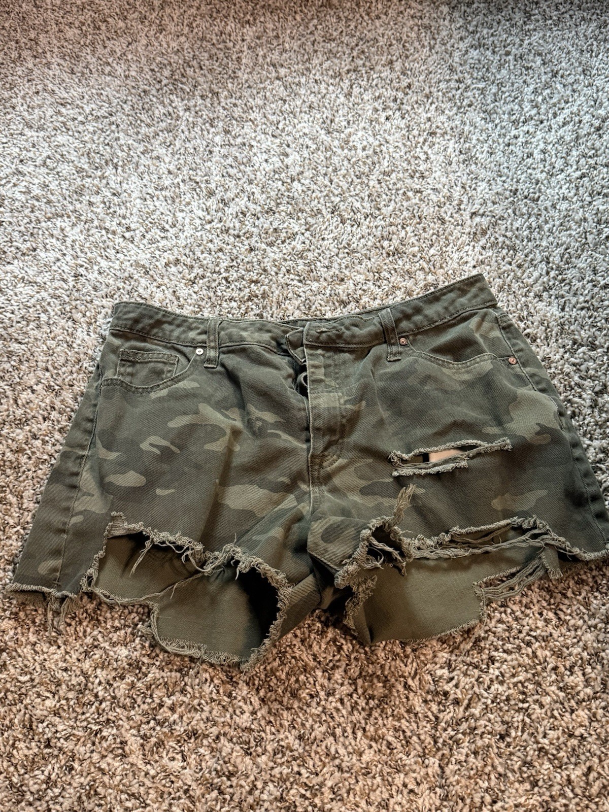 No Boundaries High Rise Camo Cut-Off Denim Shorts Juniors 13 Green Pockets