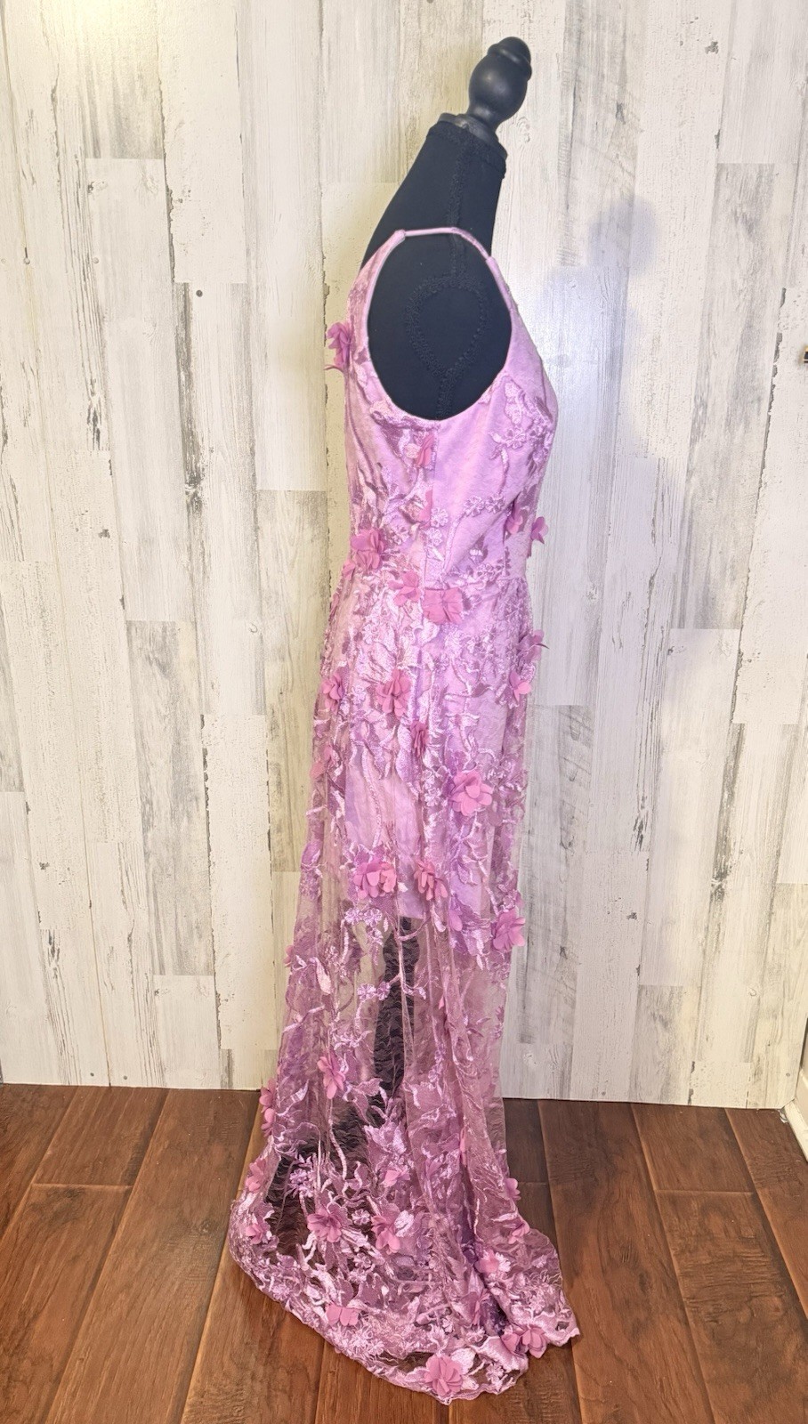 Dress The Population Lavender 3D Floral Lace V-Neck Strappy Long Gown M