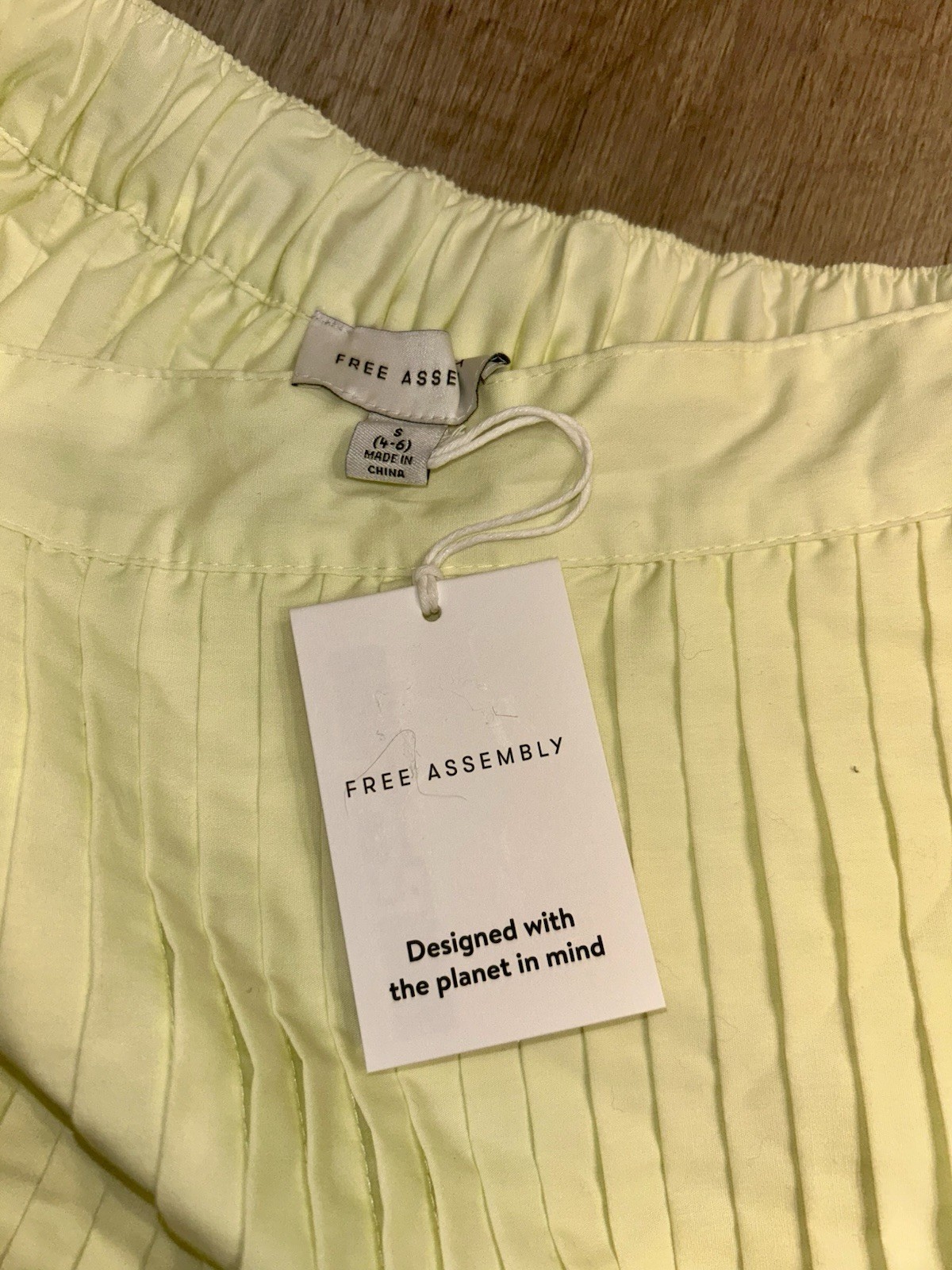 Free Assembly Yellow Solid Pleated Midi Skirt Women’s Size S (4-6) Elastic Waist