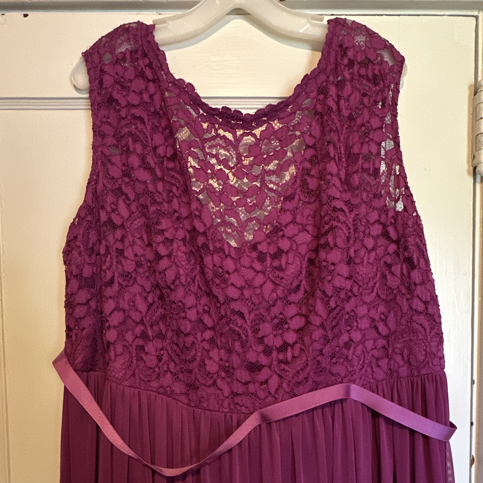 David’s Bridal Raspberry Lace Sleeveless Bridesmaid Dress Size 24 Plus F19328