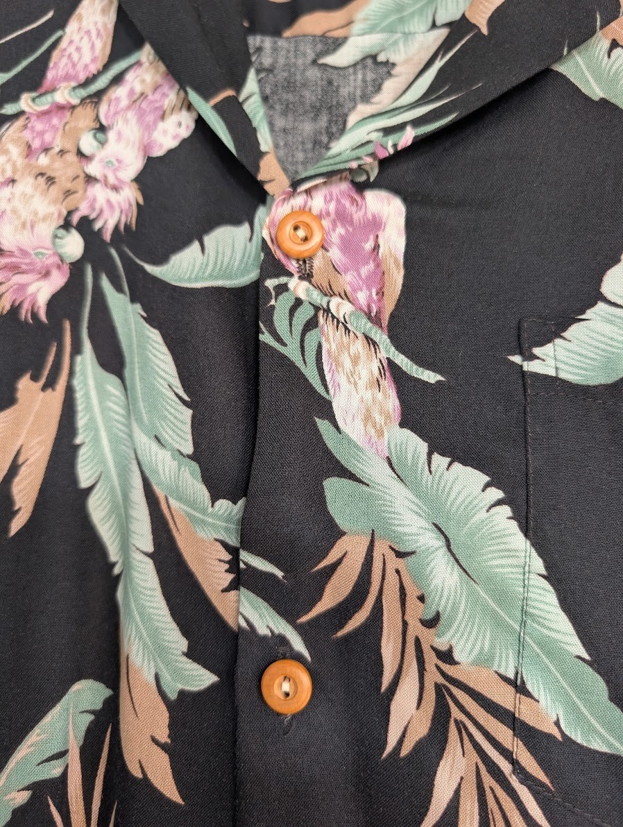 Late 70s Parrot Print Paradise Found Hawaiian Shirt – 100% Rayon – Sony Wardrobe