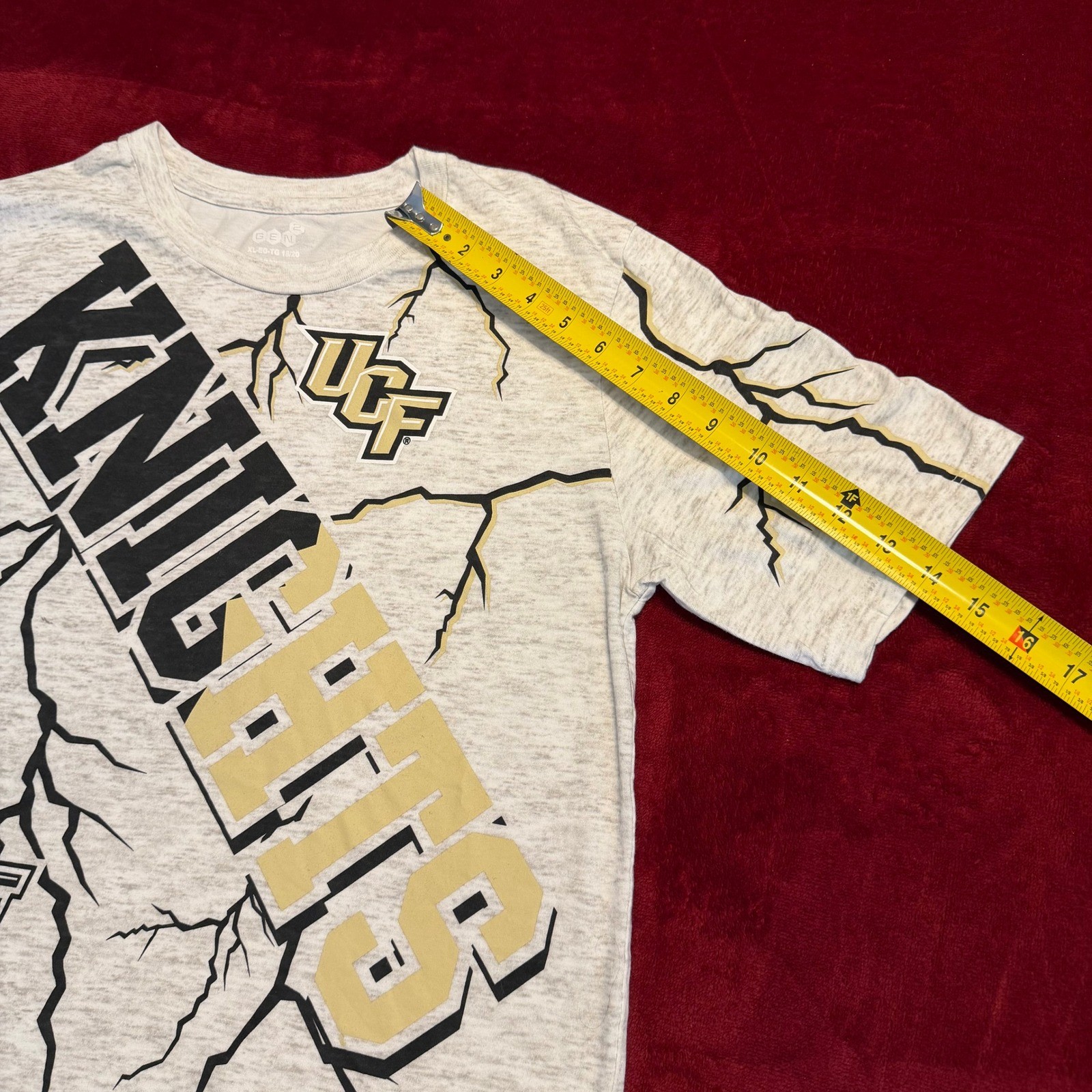 Gen2 UCF Knights Youth T-Shirt Gray Lightning Graphic Boys XL 18/20 NCAA Tee