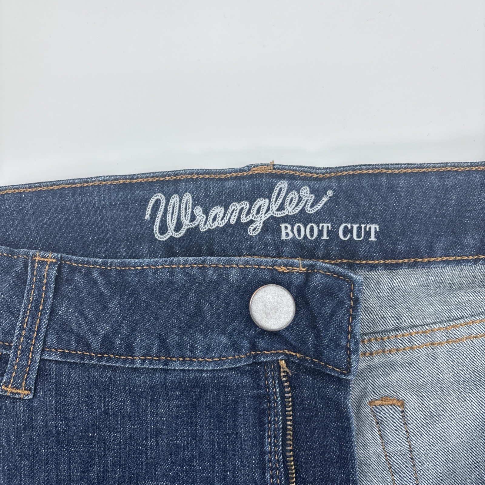 Wrangler Retro Jeans Womens 17×34 (38×34) Boot Cut Med Wash Fade Denim Western