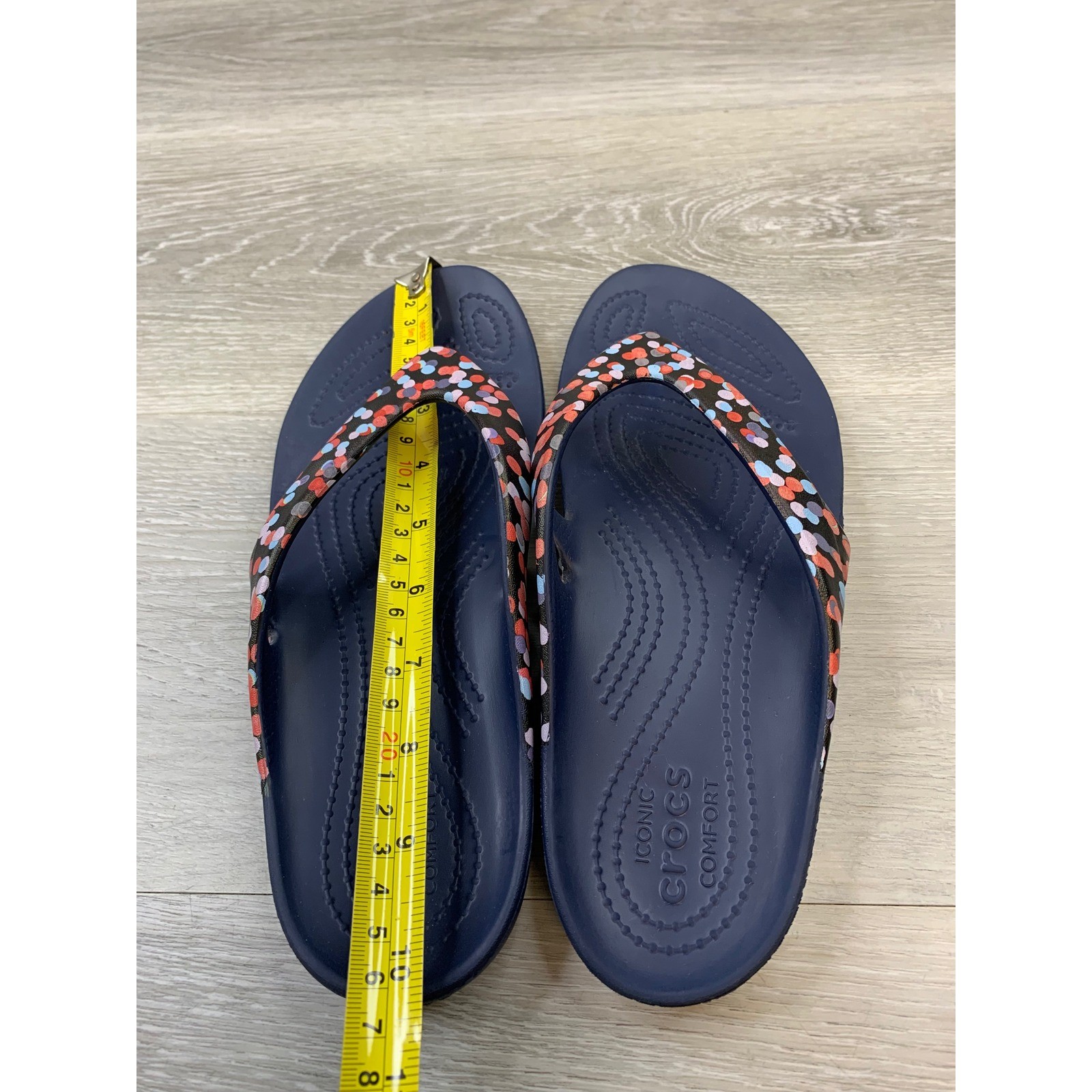 Crocs Kadee II Women’s Sandals Flip Flops Navy Blue Polka Dot Straps 9 Shoes