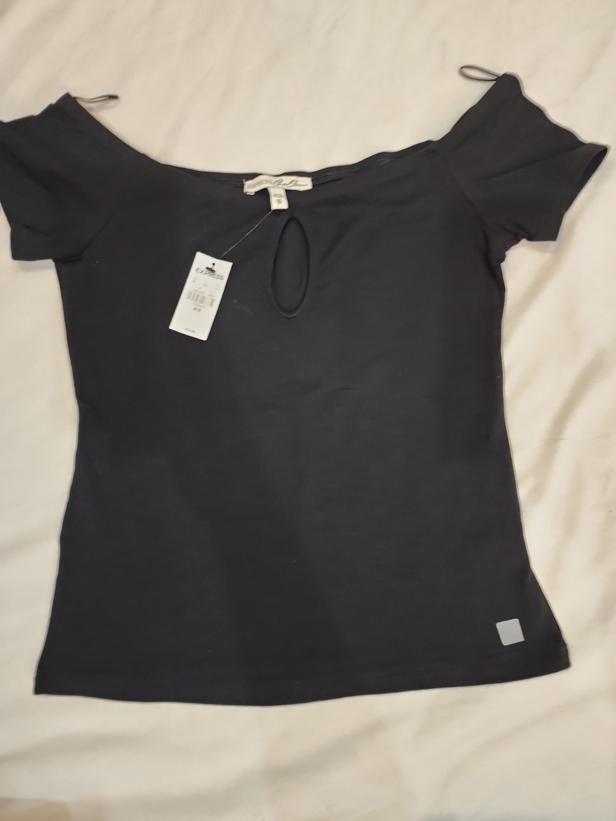 Express one Eleven Black M Siri Lanka RN 55285 95% Cotton 5% Spandex Cuello Boat
