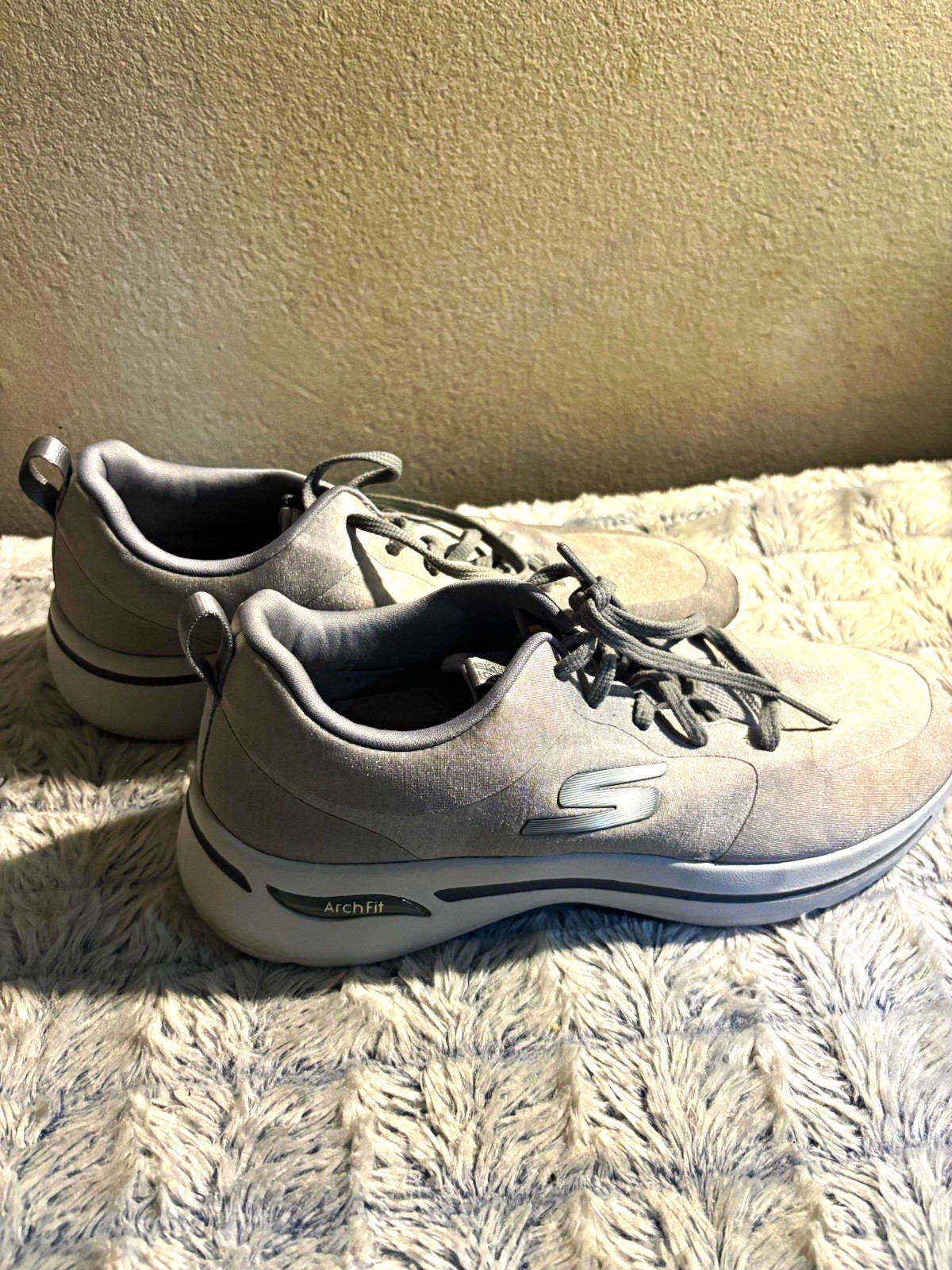 Skechers Air-Cooled Arch Fit Gray Women’s Sneakers Size 9