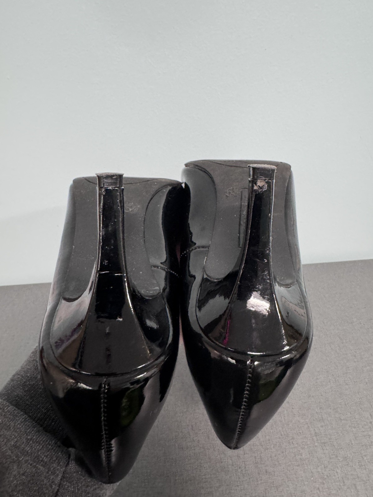 Comfort Plus by Predictions Black Patent Mid Heel Pumps Size 5.5
