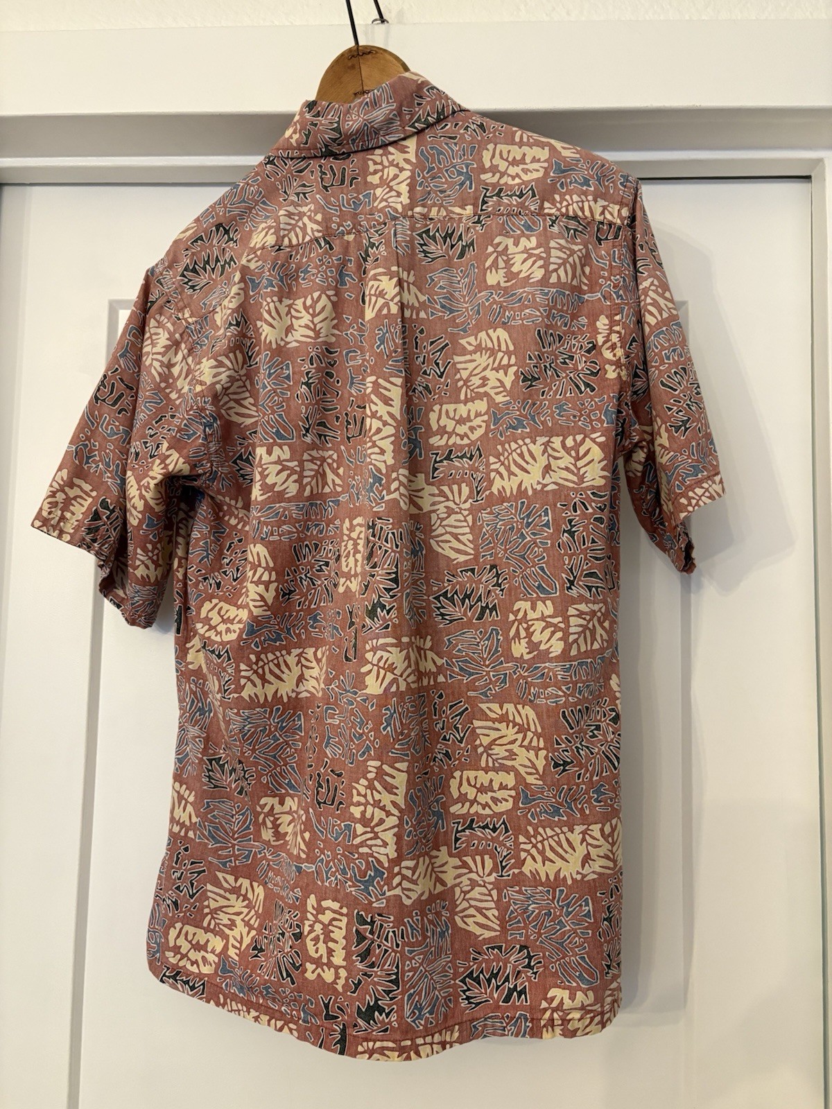 Go Barefoot Hawaiian Button Down Shirt w/embroidered BALBOA YACHT CLUB Size S