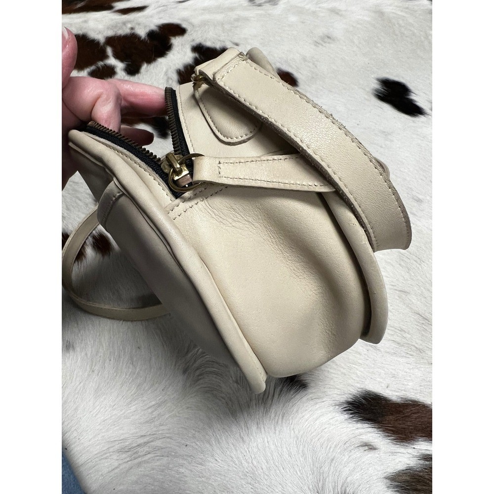 Coach Vintage Chester Canteen Crossbody Bag Women Small Cream Good Leather Brass