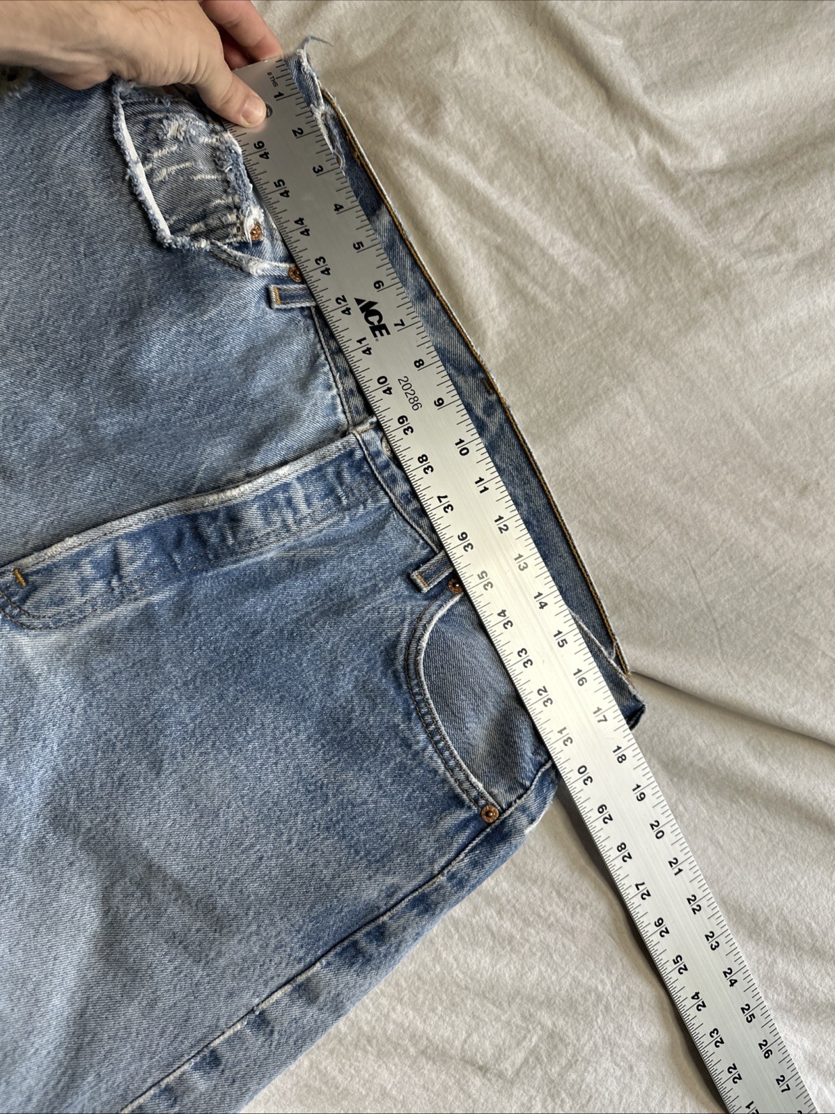 Vintage Levi’s 501 Blue 90s USA Button Fly 1990s Men’s 501xx Distressed 35X35