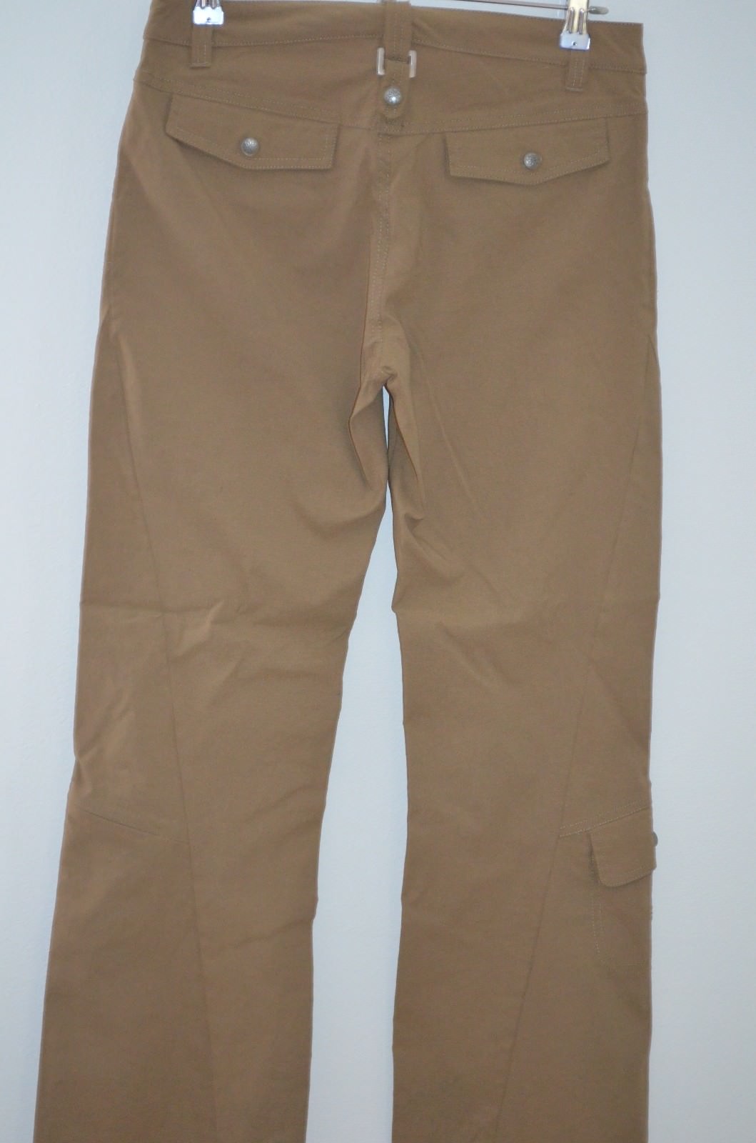 Athleta Beige 95% Nylon/5% Spandex Straight Leg Cargo Pants Size 4