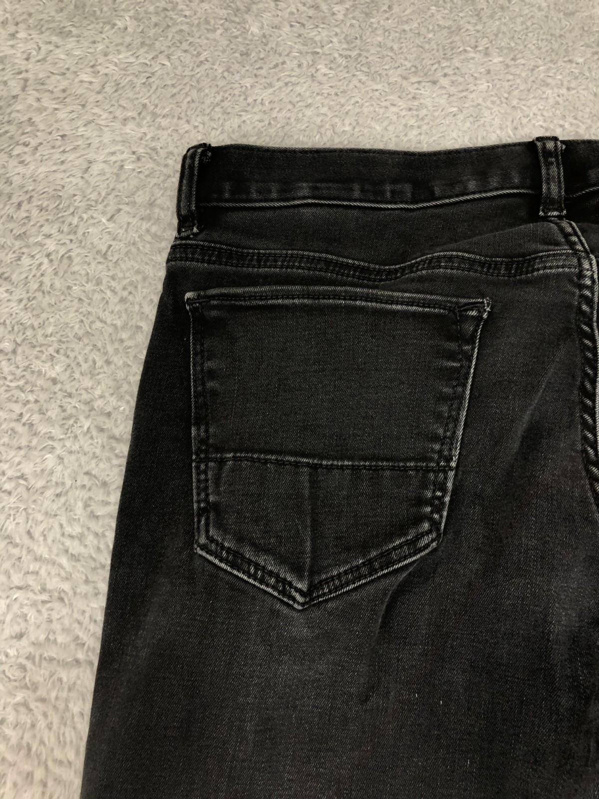 Banana Republic Jeans Mens 32×30 (Tag 31×30) Black Traveler Slim Fit