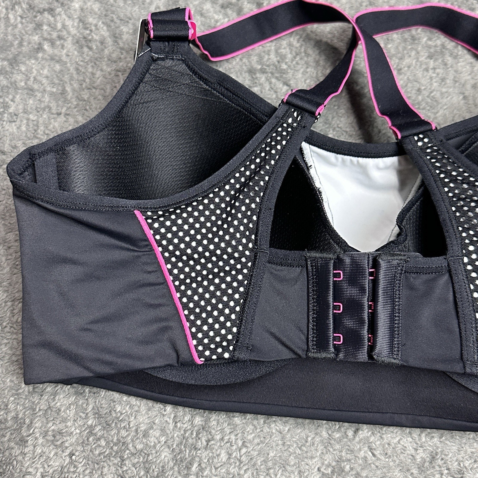 Maidenform DM7989 Ultimate Mid Impact Sports Bra Crossback UW 36DD Black $44