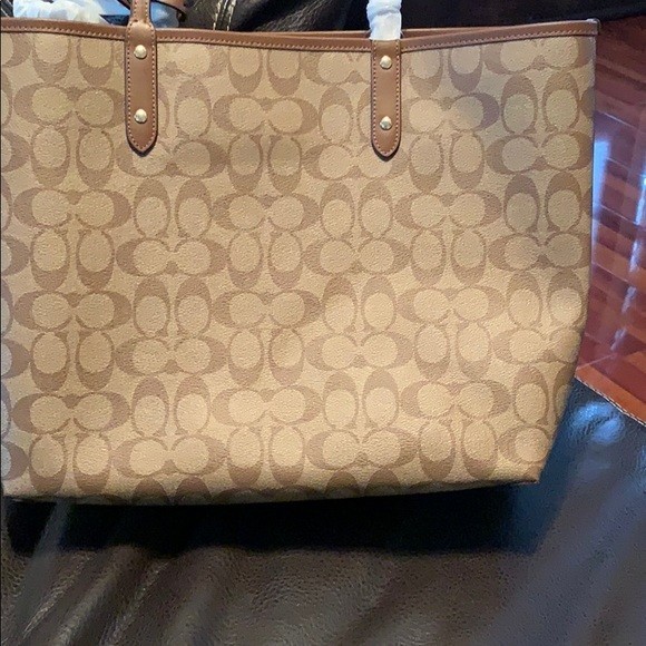 COACH City Tote Bag Signature Canvas