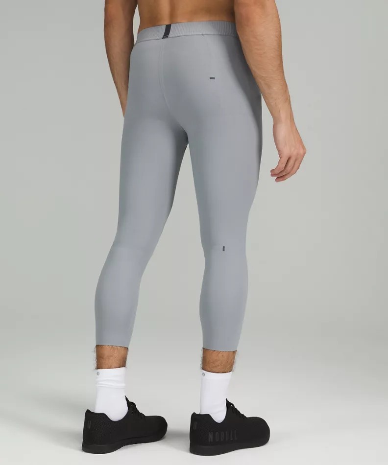 Lululemon License to Train Tight 21″ in Gray Size M