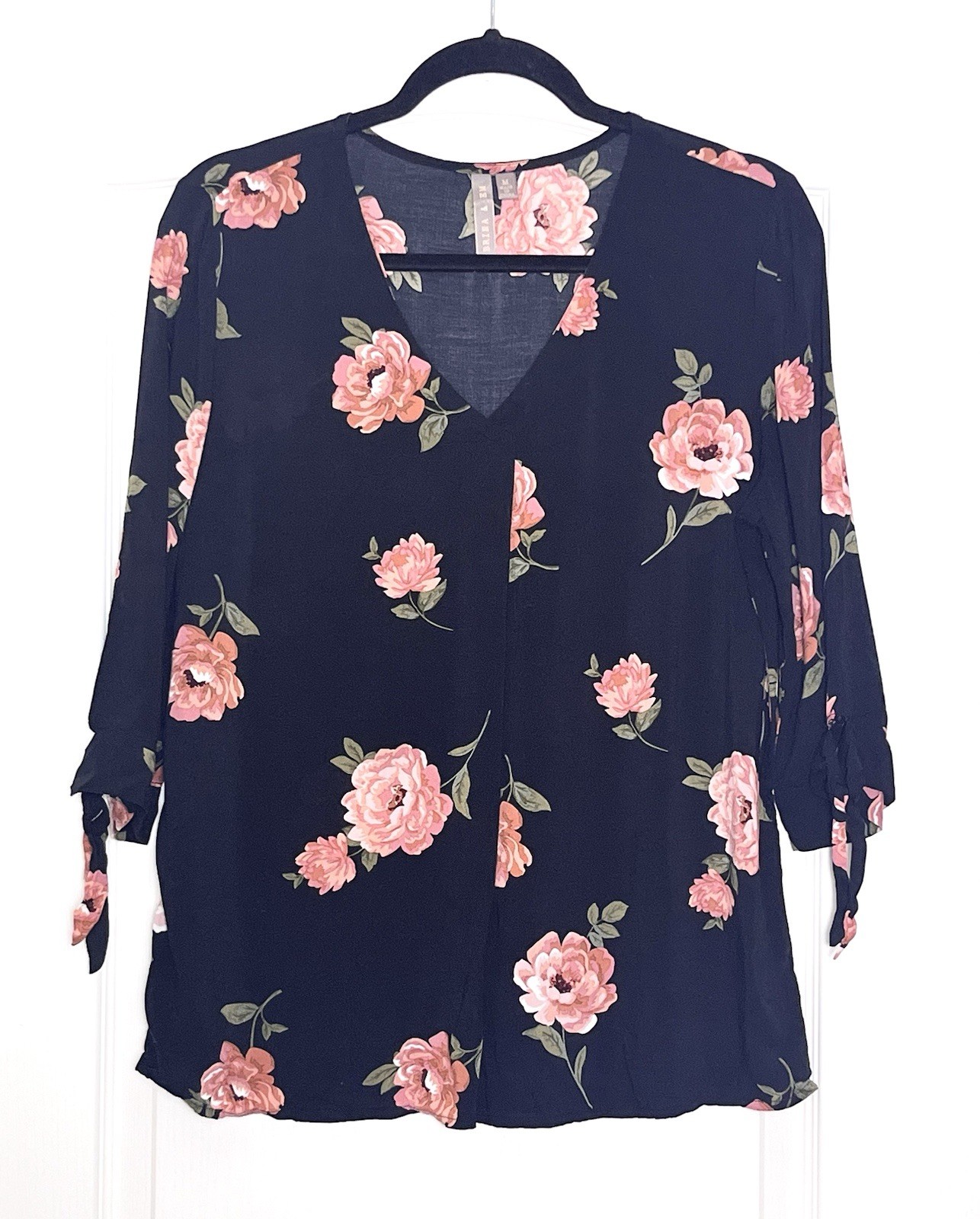 Brina & Em Floral Pink & Black Top Size M V-Neck 3/4 Tie Sleeves Feminine