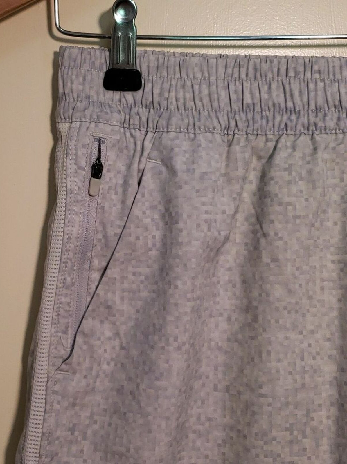 Russell Training Fit Men’s Light Gray Shorts, Size Medium (32″ – 34″ Waist)