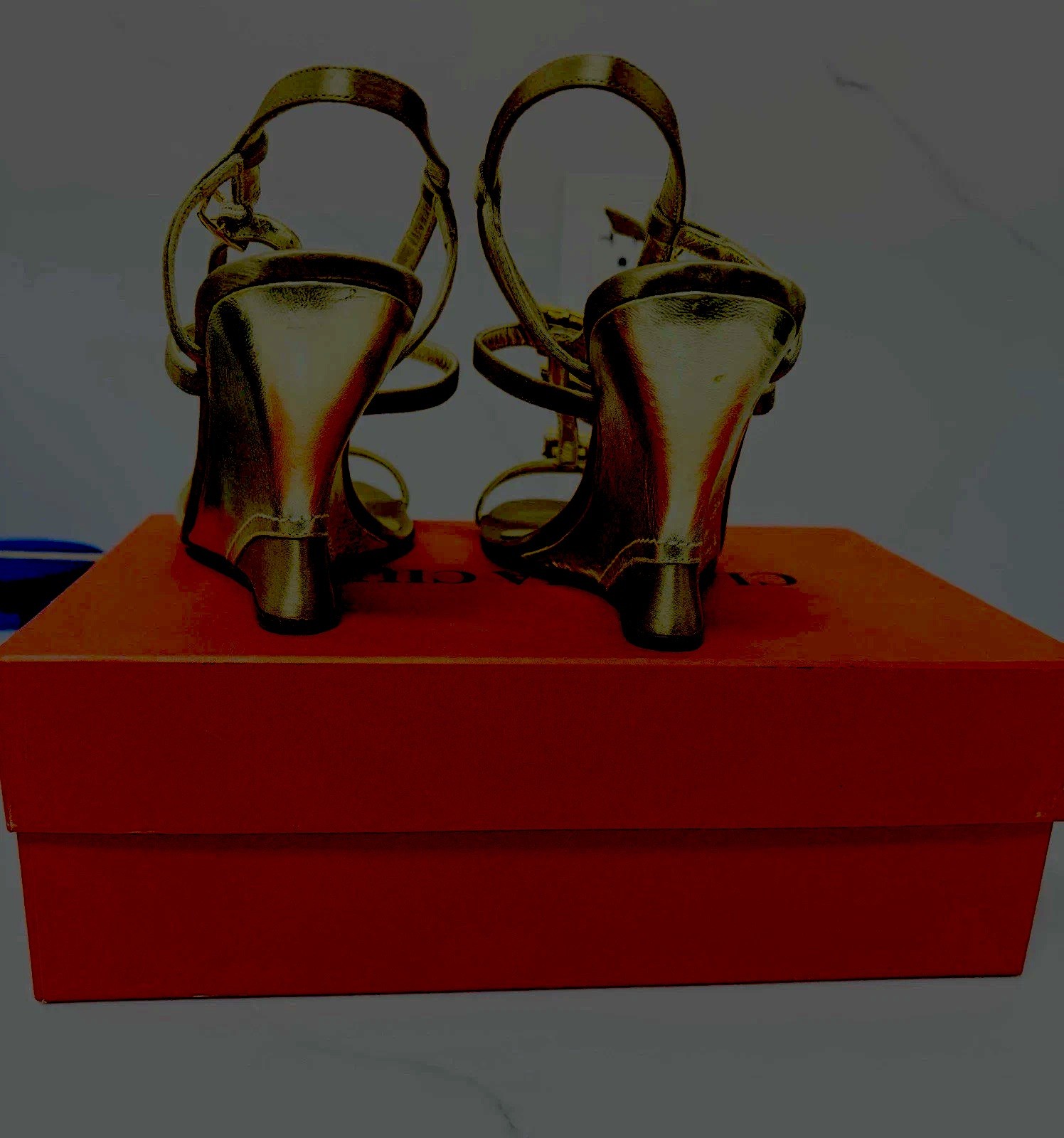 Claudia Ciuti Italy Leather T-strap Wedge Gold Sandals Alligator Skin Pattern 8