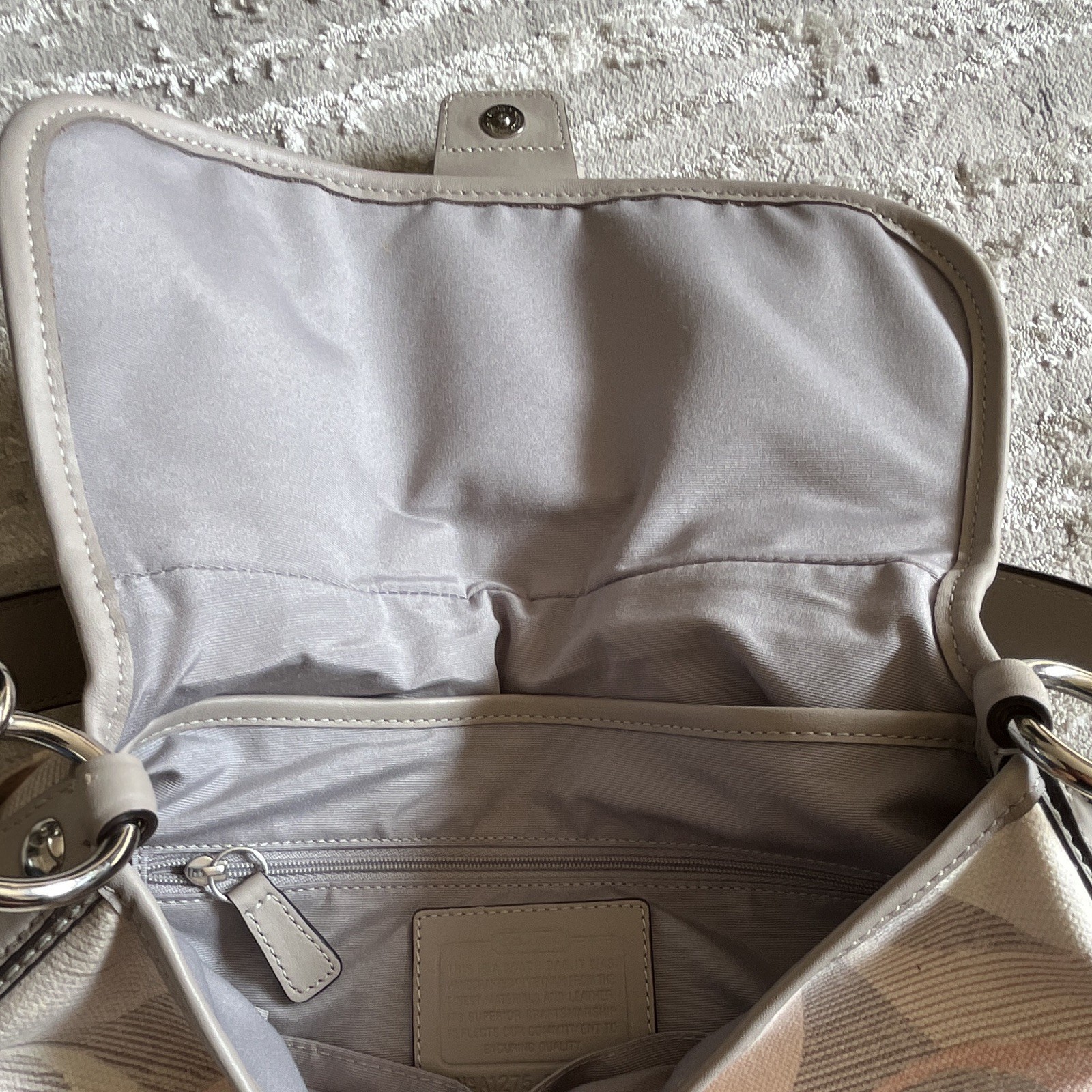 RARE, Authentic coach bag style F19238￼