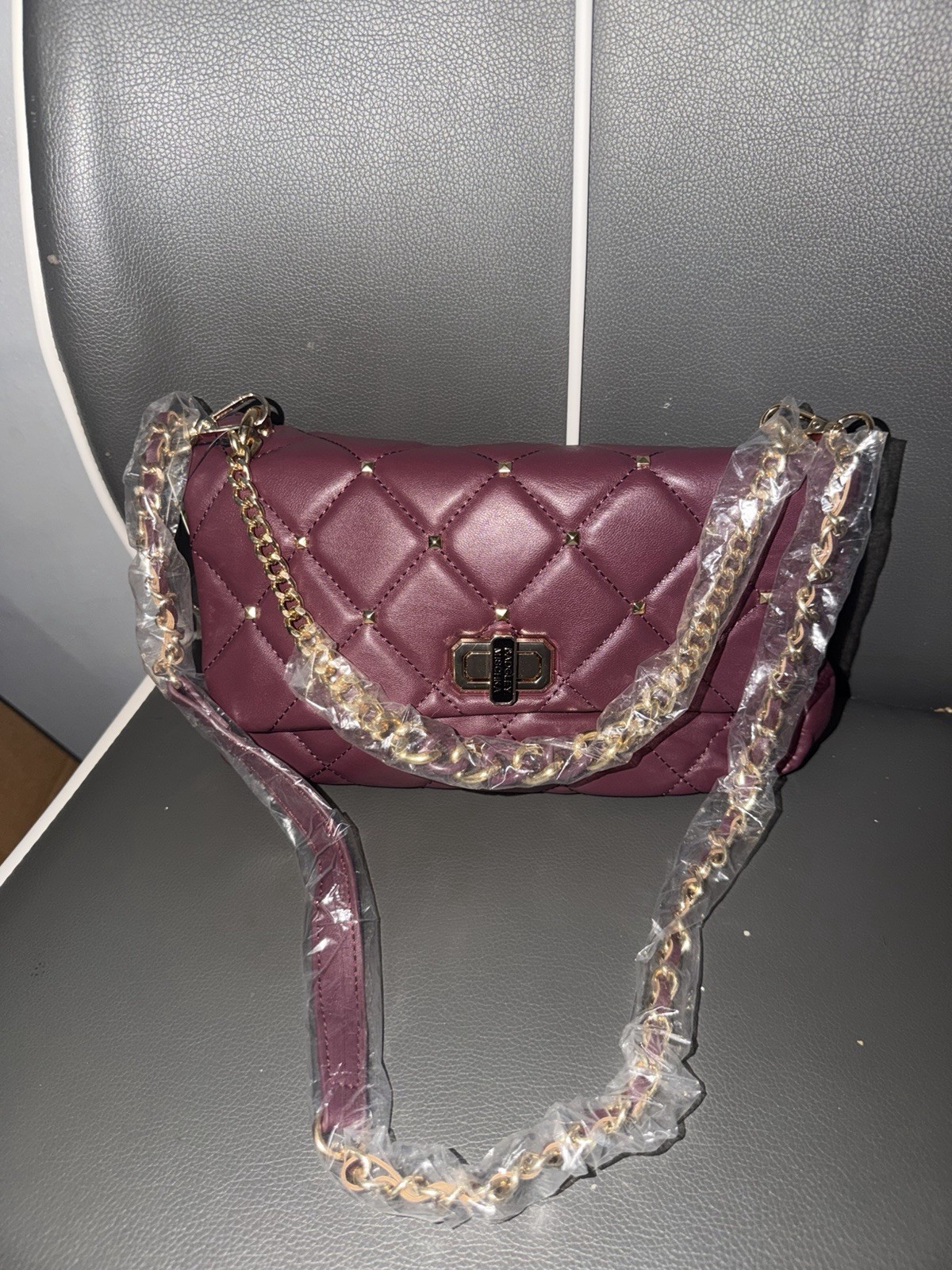 Women’s Small Burgundy Quilted Crossbody Bag Gold Chain Strap Turn Lock Lined