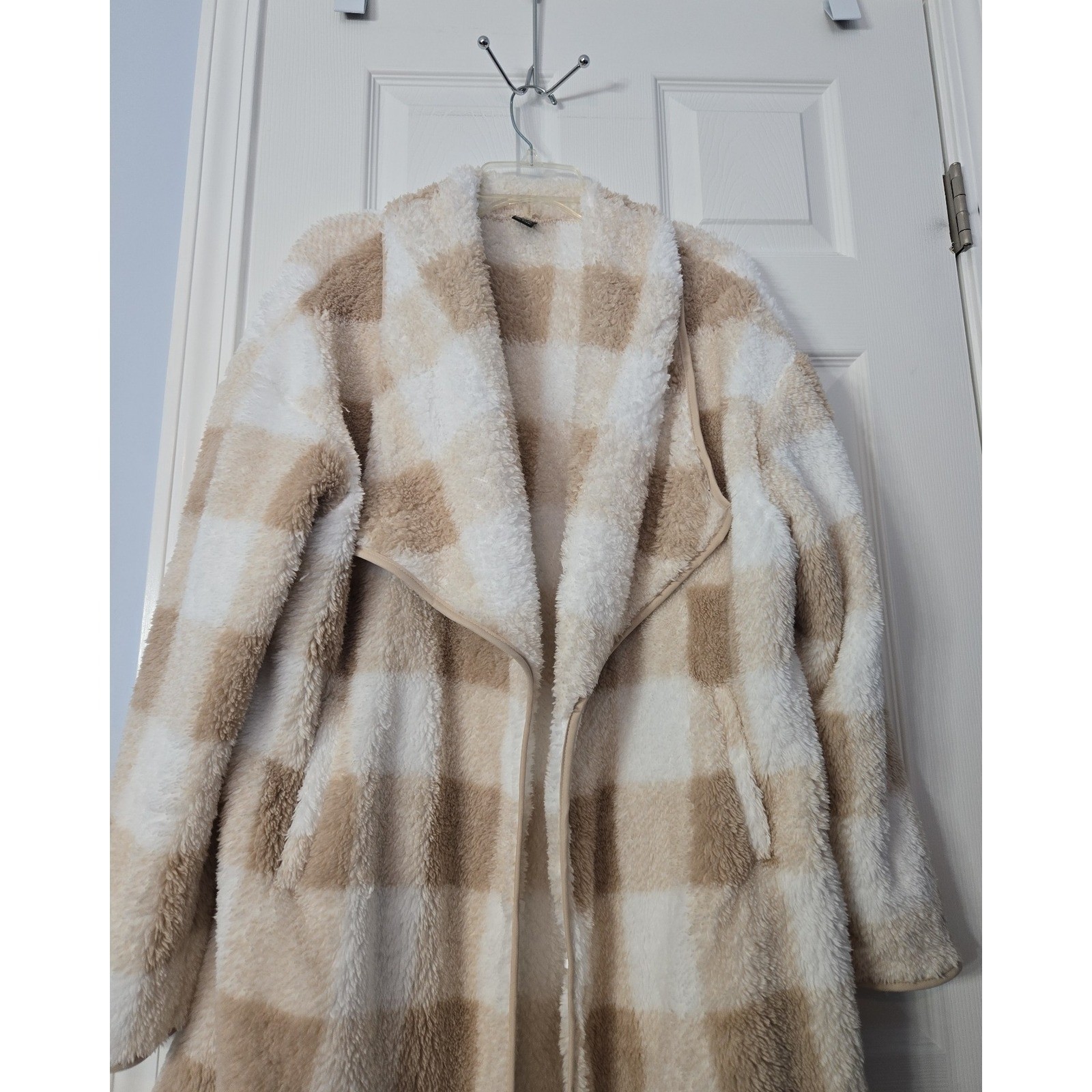 Shein Womans Soft Sharpa Style Cardigan Size Large