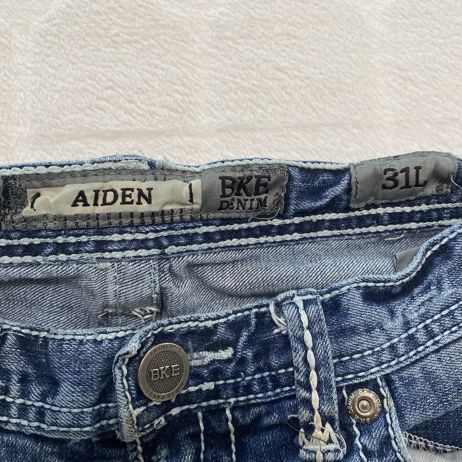 BKE Aiden Bootcut Jeans Men’s 31L (31×32) Medium Wash Distressed Faded Heel Drag
