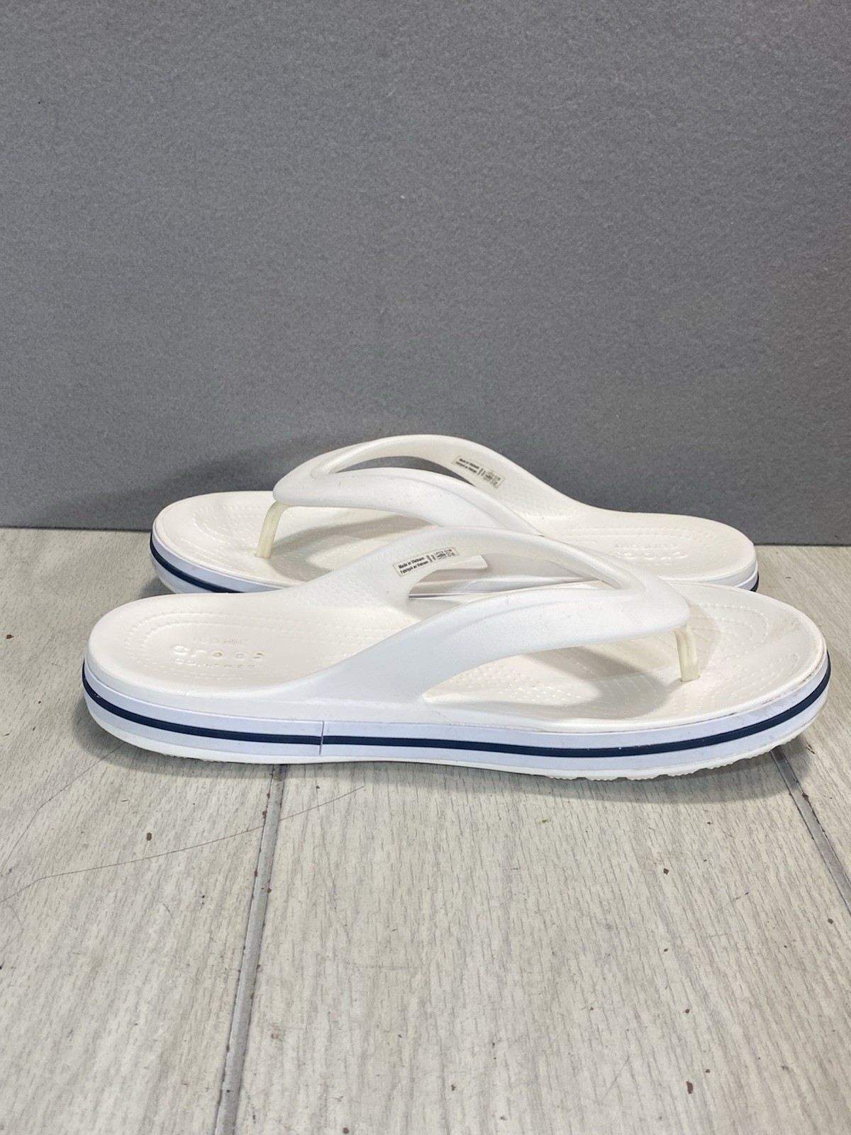 Crocs White Bayaband Flip Flops Sandals – Men’s 6 Woman’s 8 Thong Style