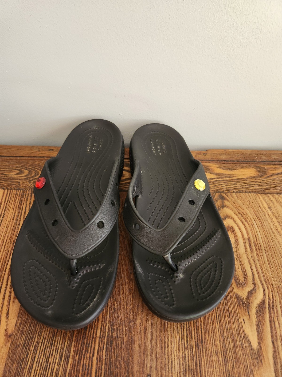 Black Iconic Comfort Crocs Flip Flops W/ Sz 9 M/Sz 7