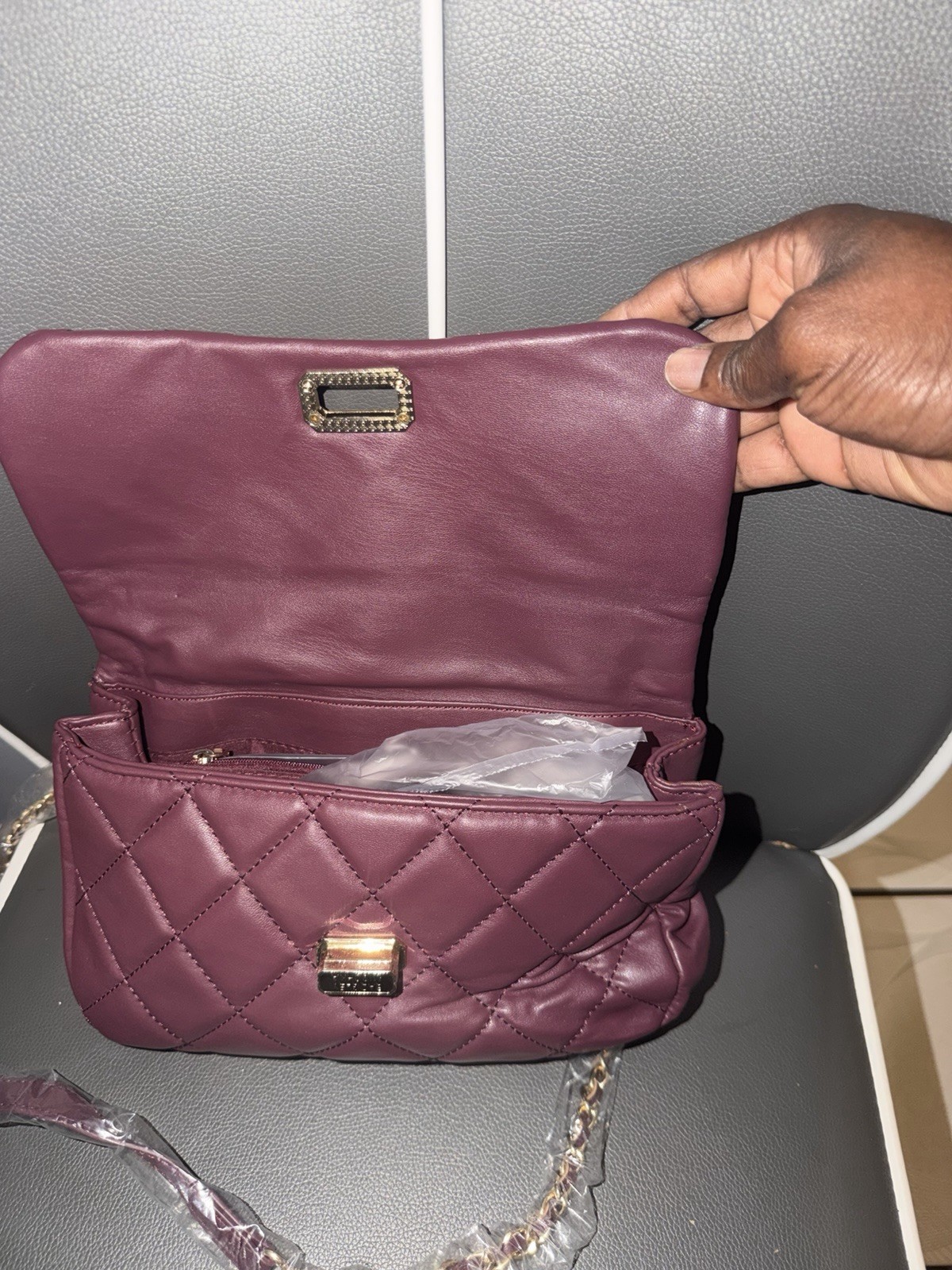 Women’s Small Burgundy Quilted Crossbody Bag Gold Chain Strap Turn Lock Lined