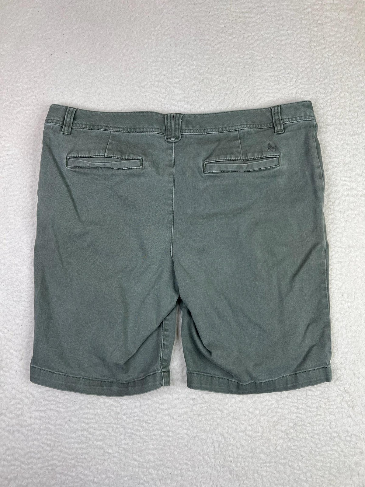 Eddie Bauer Shorts Womens 14 Gray Chino Bermuda Slightly Curvy Stretch Casual
