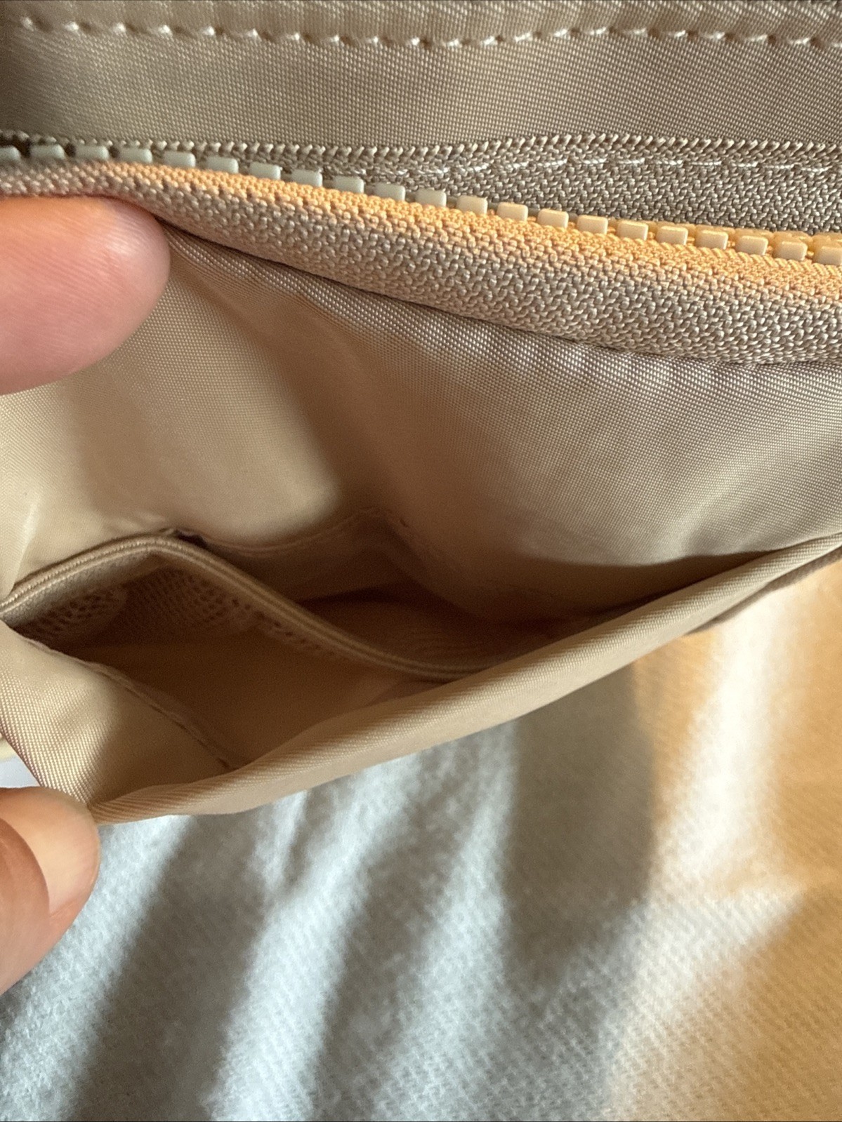 BEIS The All-In-One Sling Crossbody Bag Beige Hidden Water Bottle Pocket