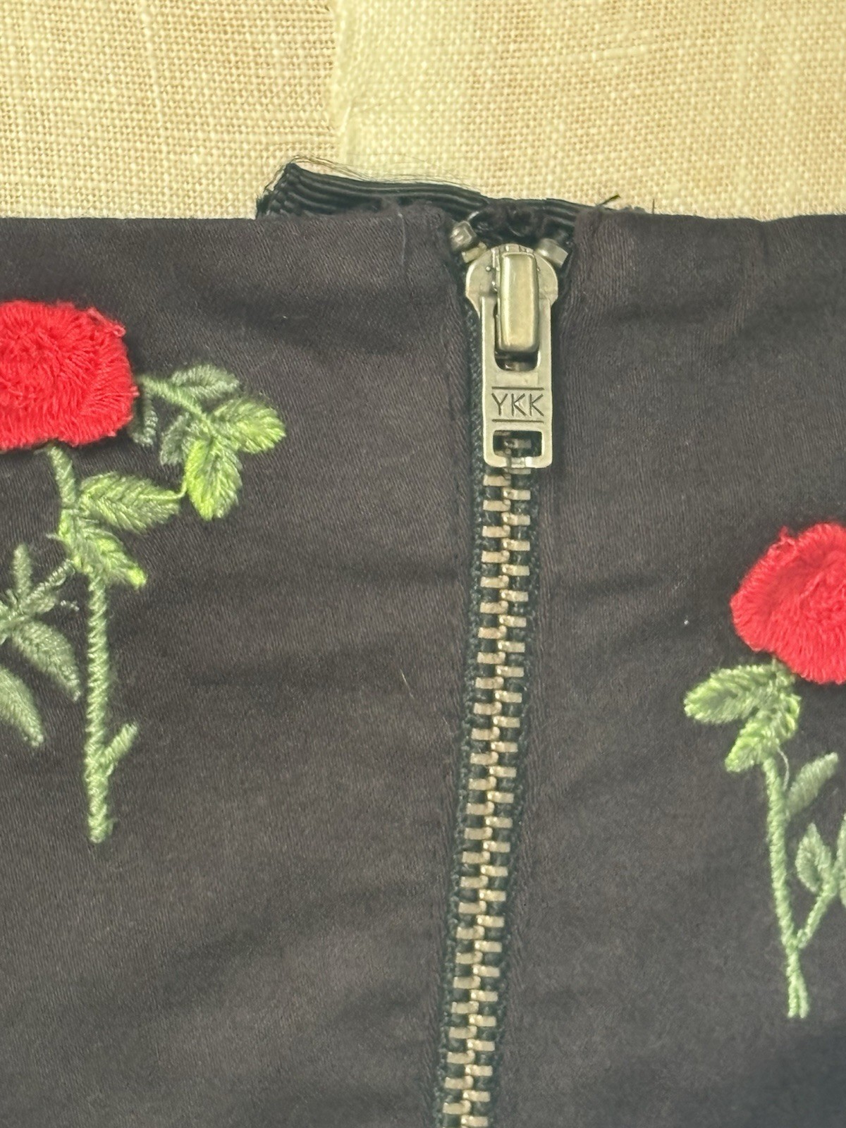 NWT Maeve embroidered 3D Rose Black Dress Size 6 Zipper Back