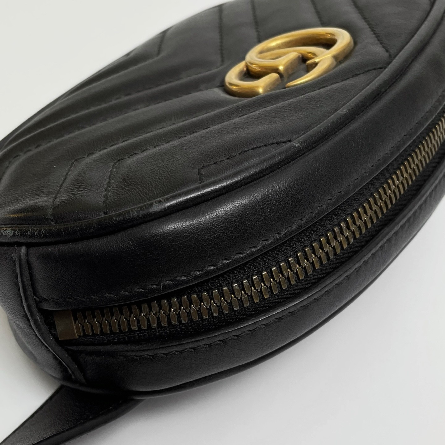 GUCCI GG Marmont Matelasse Chevron Quilted Leather Belt Bag Black