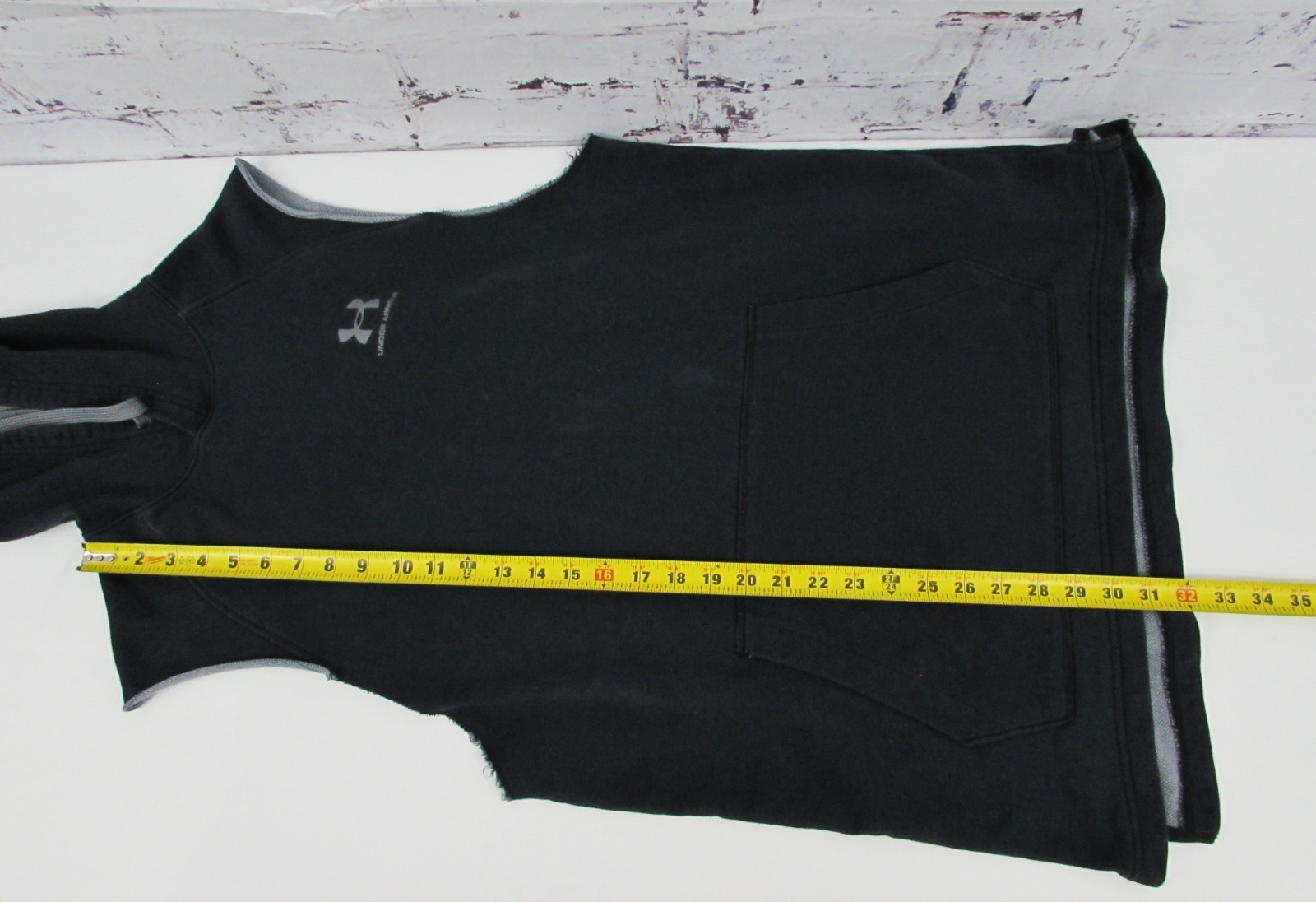 Under Armour Hoodie Mens Large Black Sleeveless Pullover Vest Kangaroo Pocket