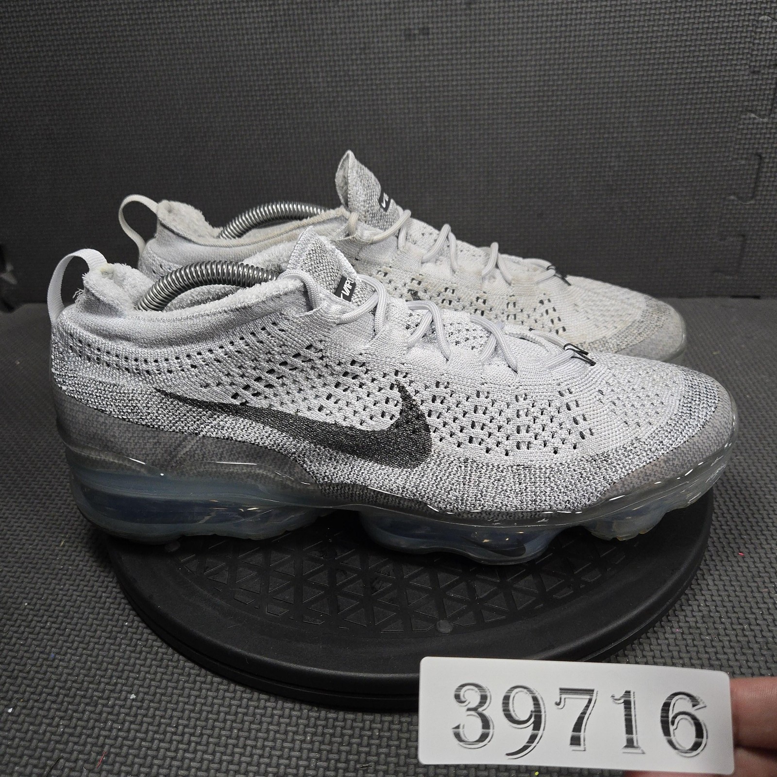 Nike Air VaporMax 2023 Flyknit Shoes Mens Size 11 Gray Low Sneakers DV1678-004