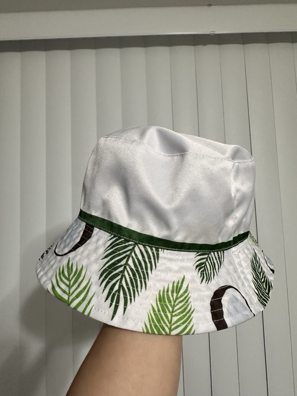 RumHaven Reversible White/Green Tropical Leaf Print Bucket Hat One Size Unisex