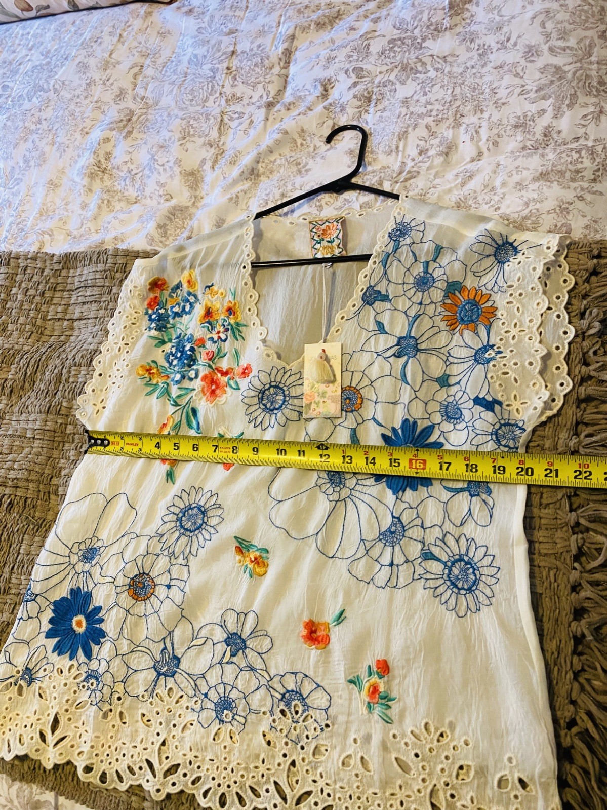 Johnny Was Women’s M White Sheer Floral Embroidered V-Neck Blouse read feedback