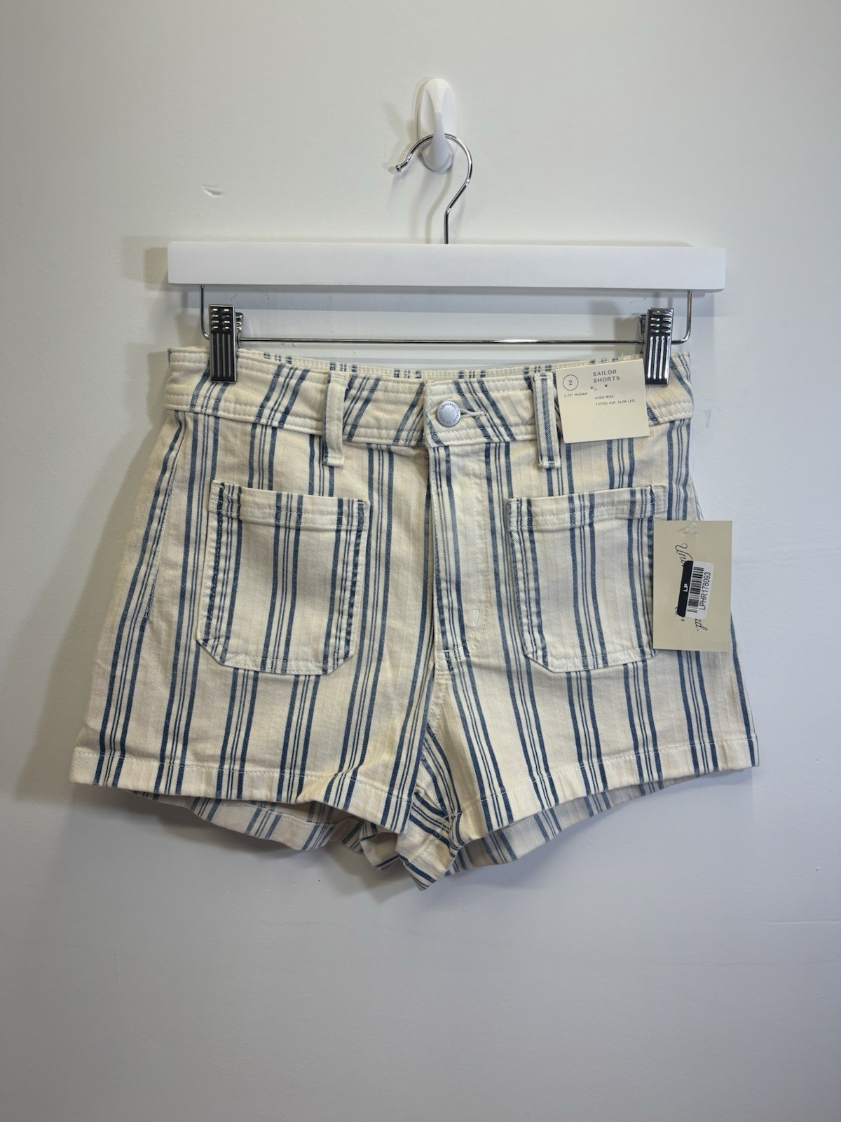 Universal Thread Women’s Sailor Shorts – High Rise Striped Blue Cream Size 2 NWT