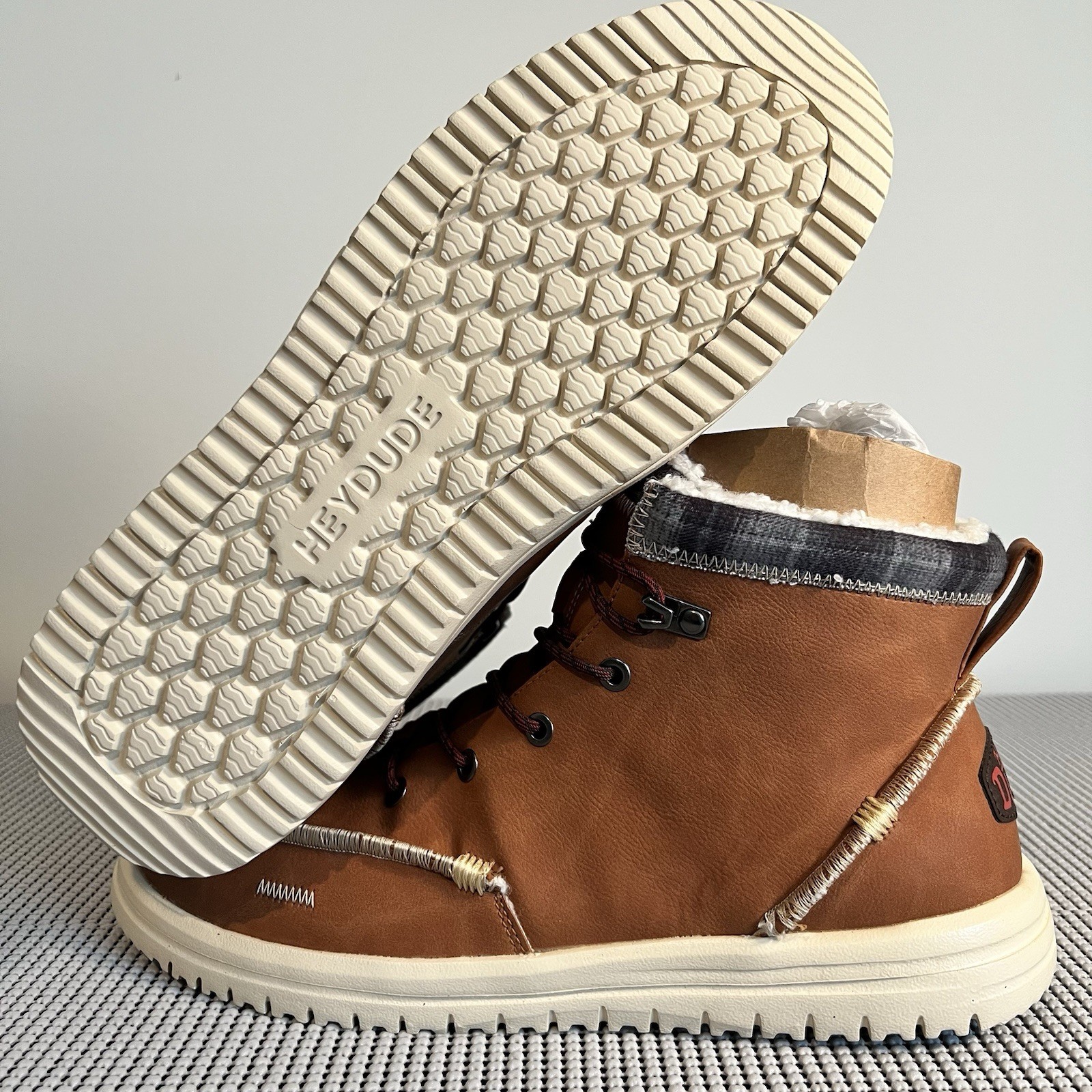 HEY DUDE Bradley Classic Cozy Winter Lined Leather Boots Cognac Brown – Men’s 12