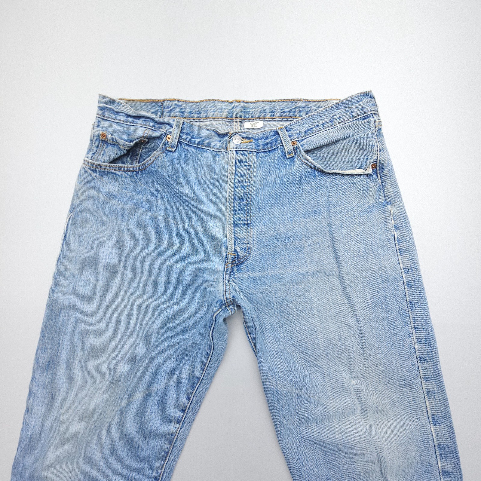 Y2K Levi’s 501 Straight Button Fly Jeans Mens 38 x 34 Light Wash 2000’s Denim