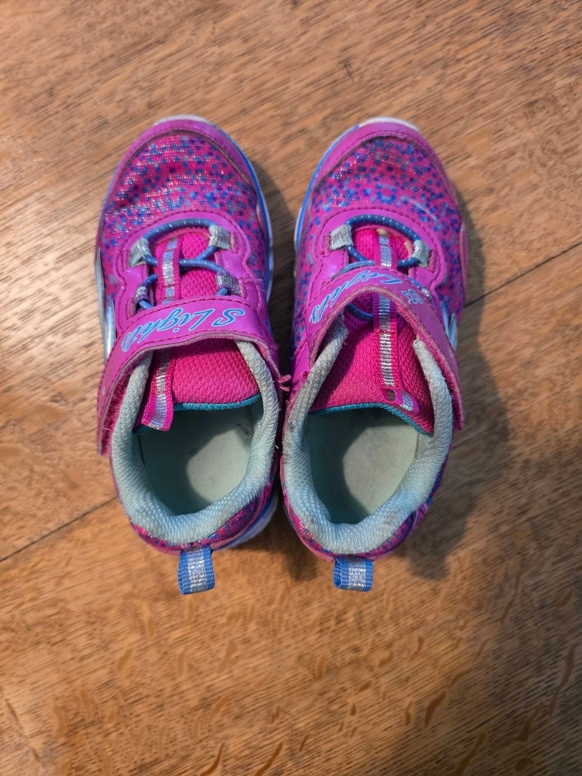 Skechers Pink Light-Up Kids Sneakers. Size 8