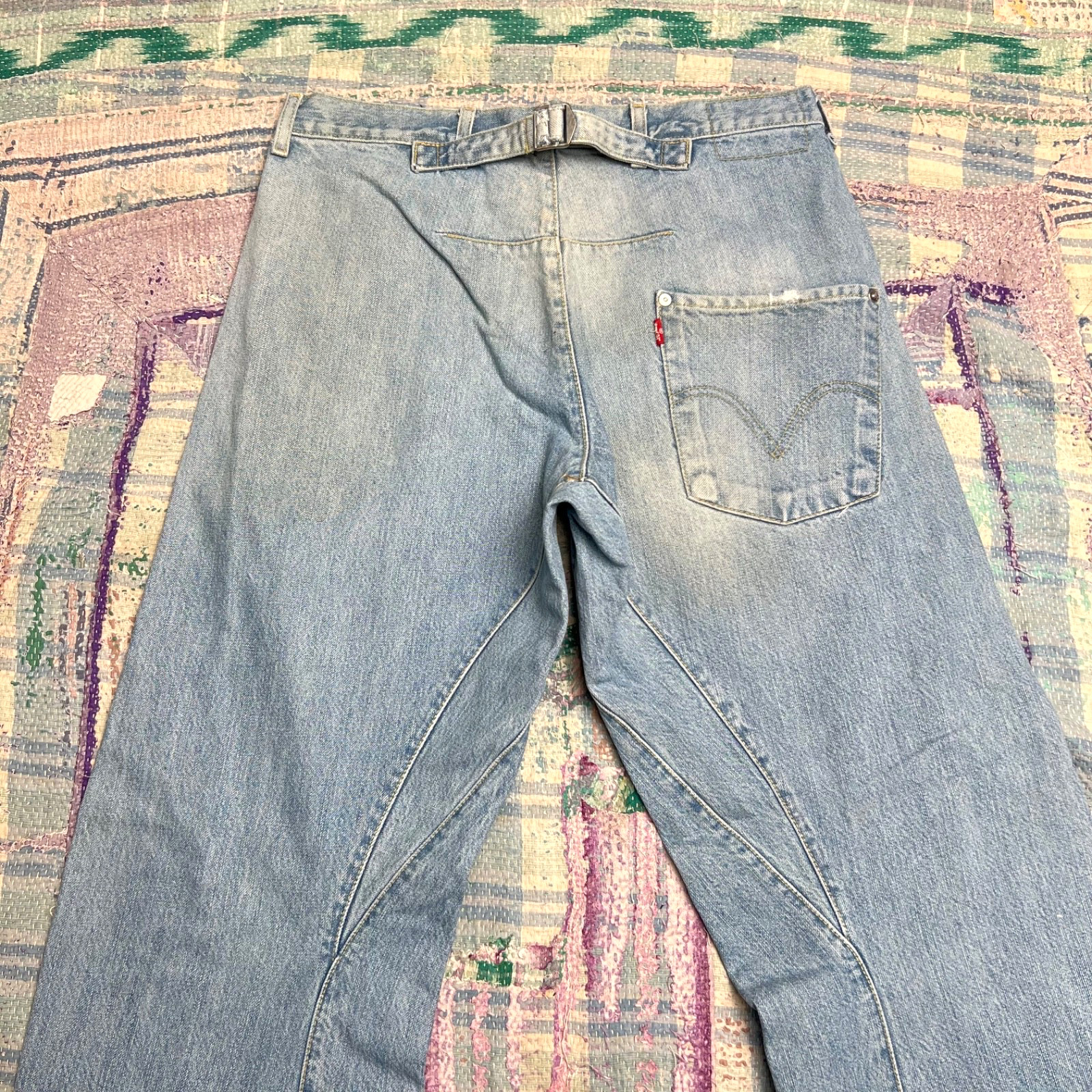 Vintage Levi’s Engineered Twisted Seams Cinch Back Blue Jeans 32×29 CROPPED