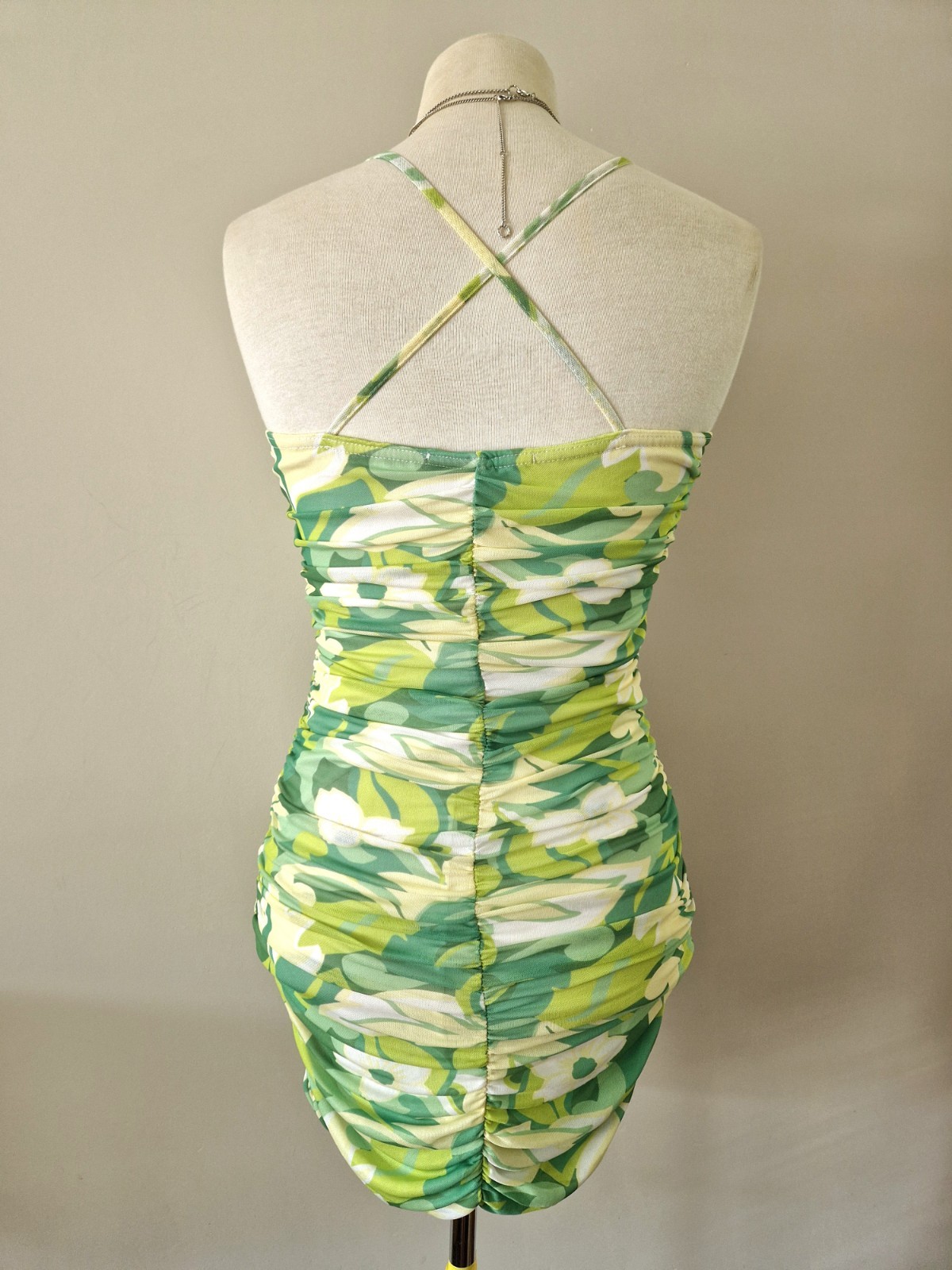 Quiz Vibrant Lime Green Ruched Bodycon Summer Party Cocktail Dress. Size 10